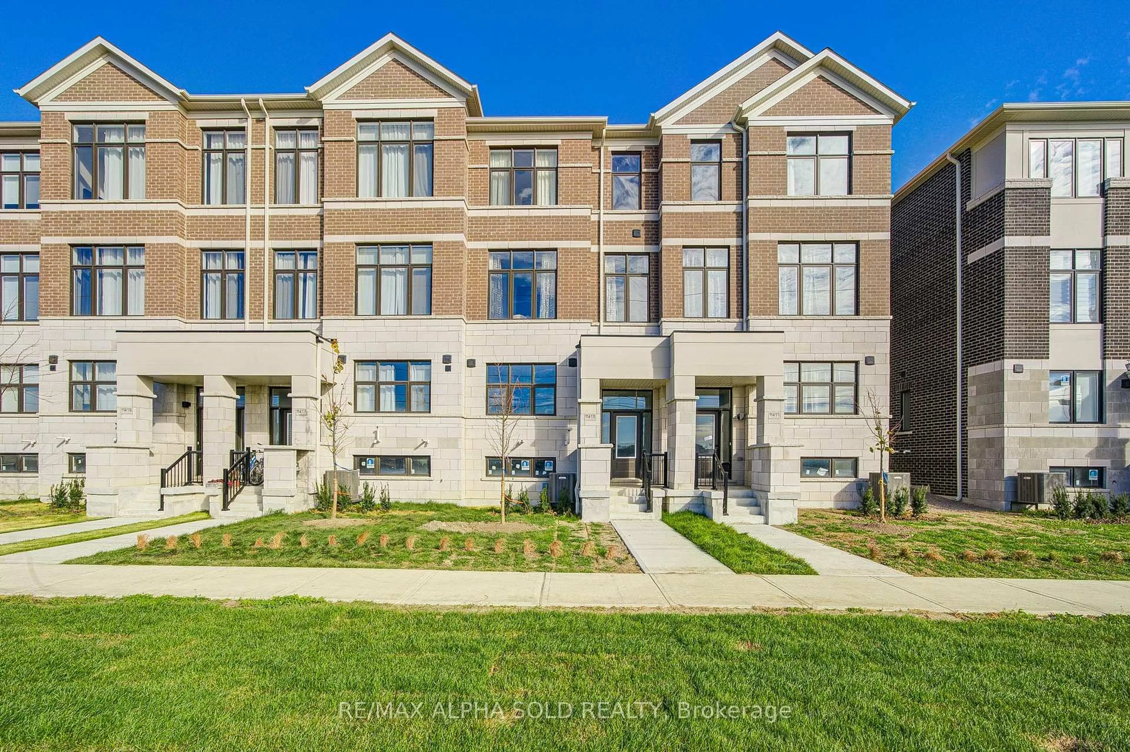 Home with brick exterior material, street for 11415 LESLIE St, Richmond Hill Ontario L4S 0N7