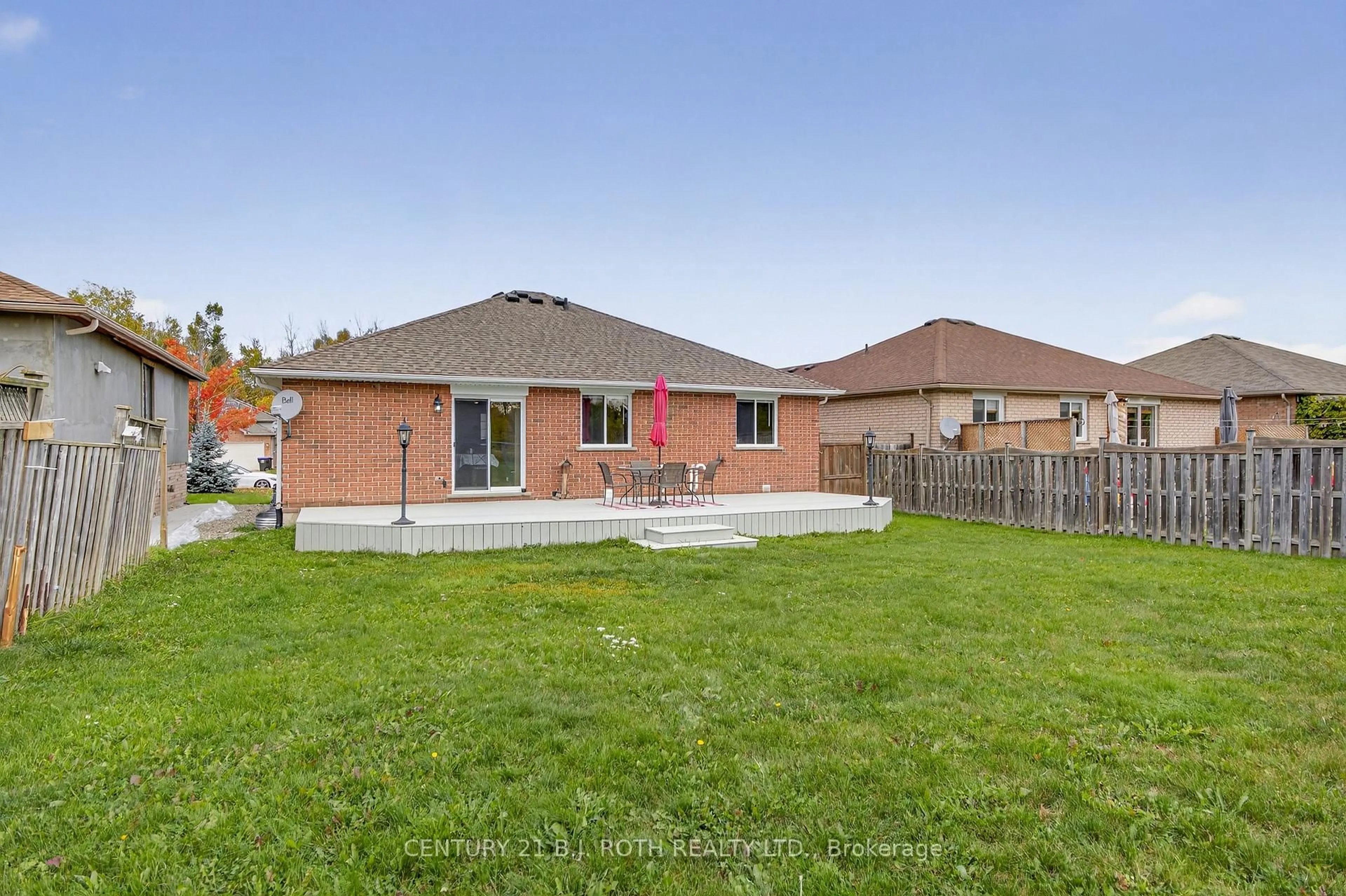 Home with brick exterior material, street for 655 Glen Cedar Cres, Innisfil Ontario L9S 2J5