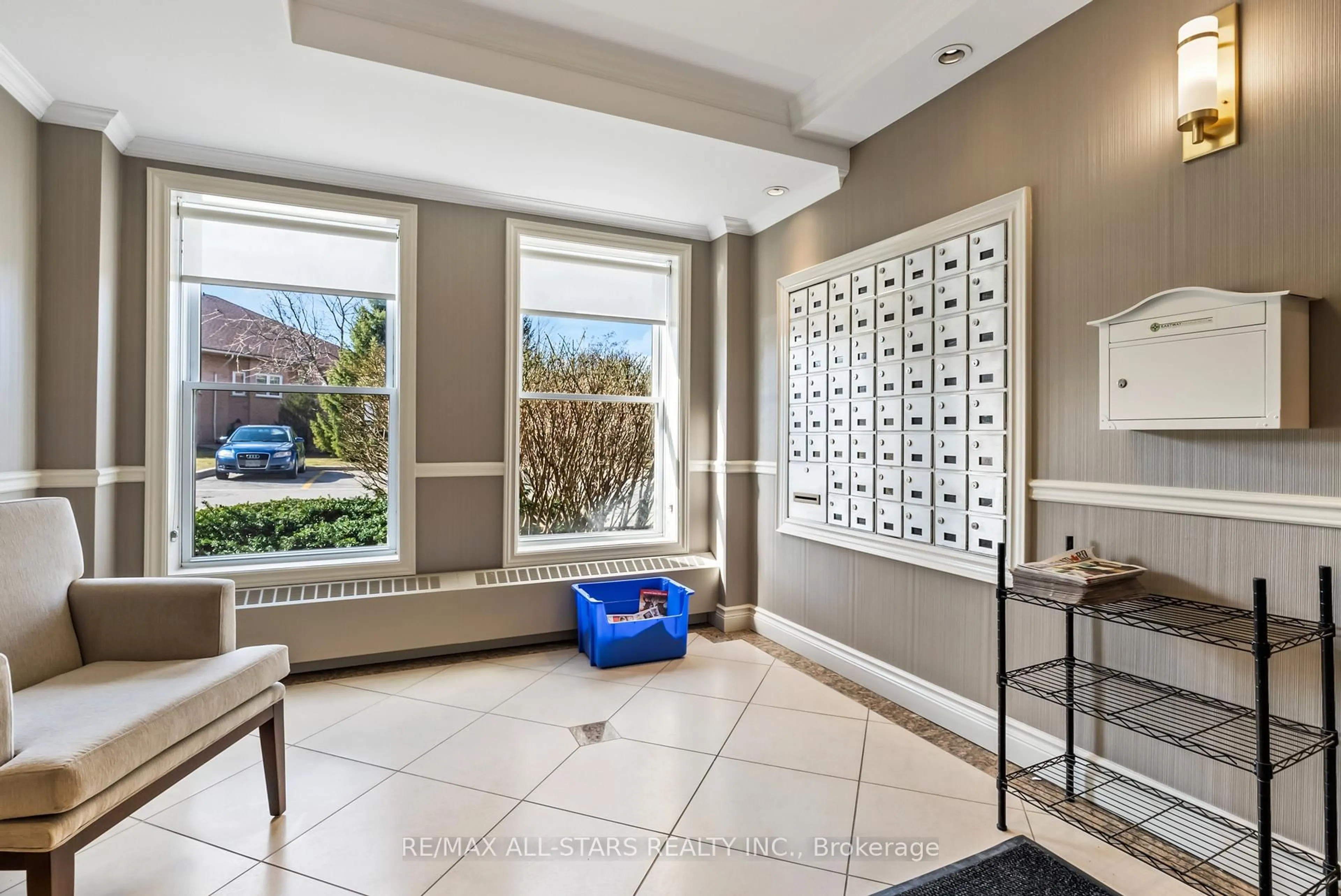 Indoor entryway for 22 James Hill Crt #210, Uxbridge Ontario L9P 1Y6