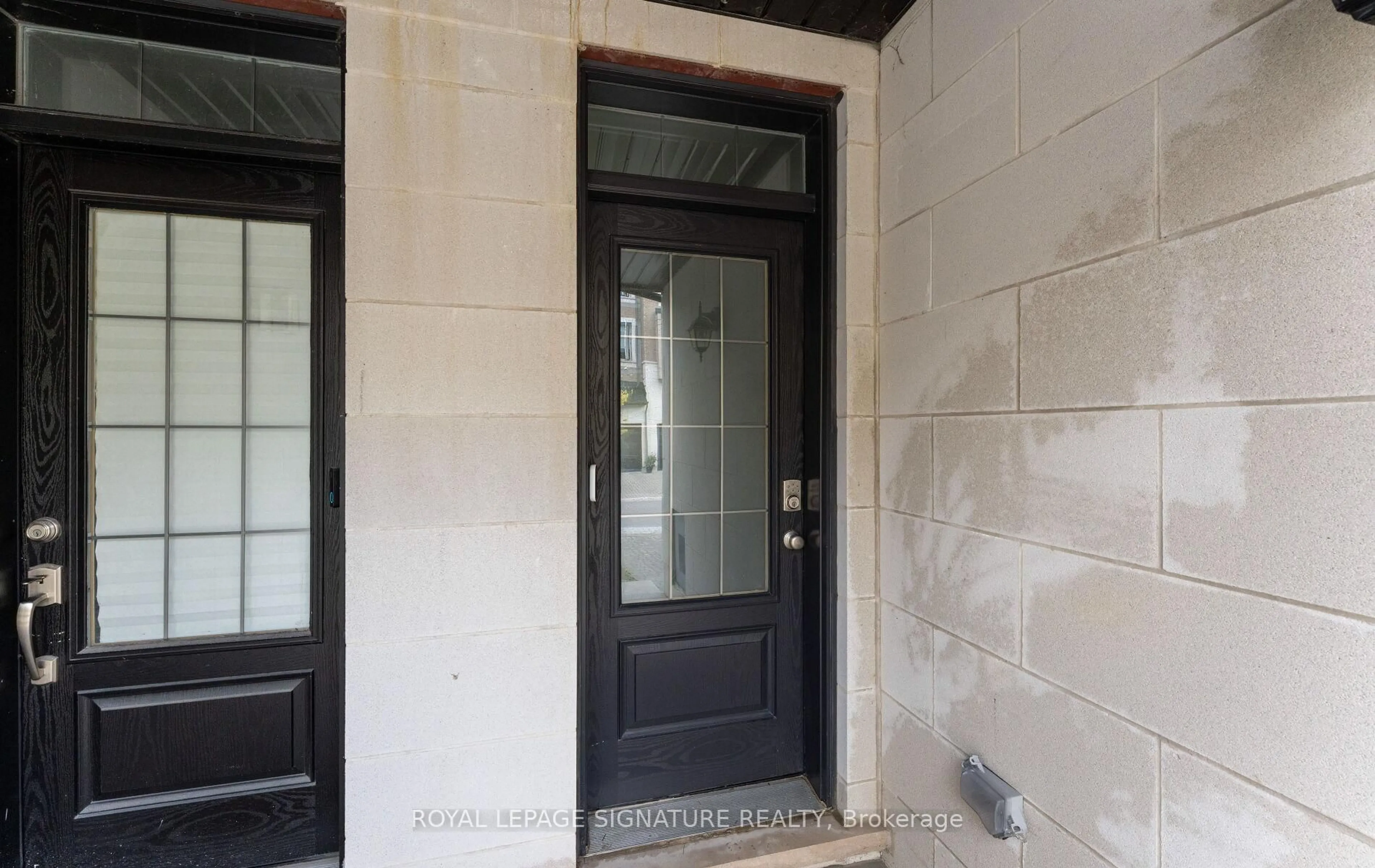 Indoor entryway for 35 Hyderabad Lane, Markham Ontario L6E 0T8