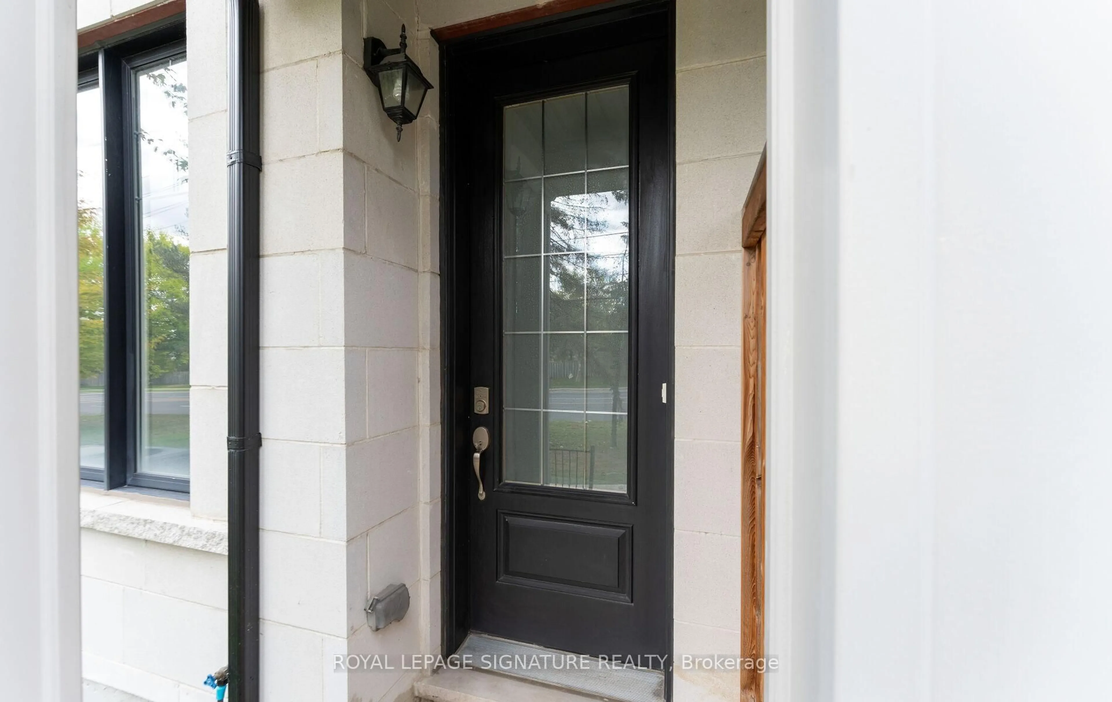 Indoor entryway for 35 Hyderabad Lane, Markham Ontario L6E 0T8