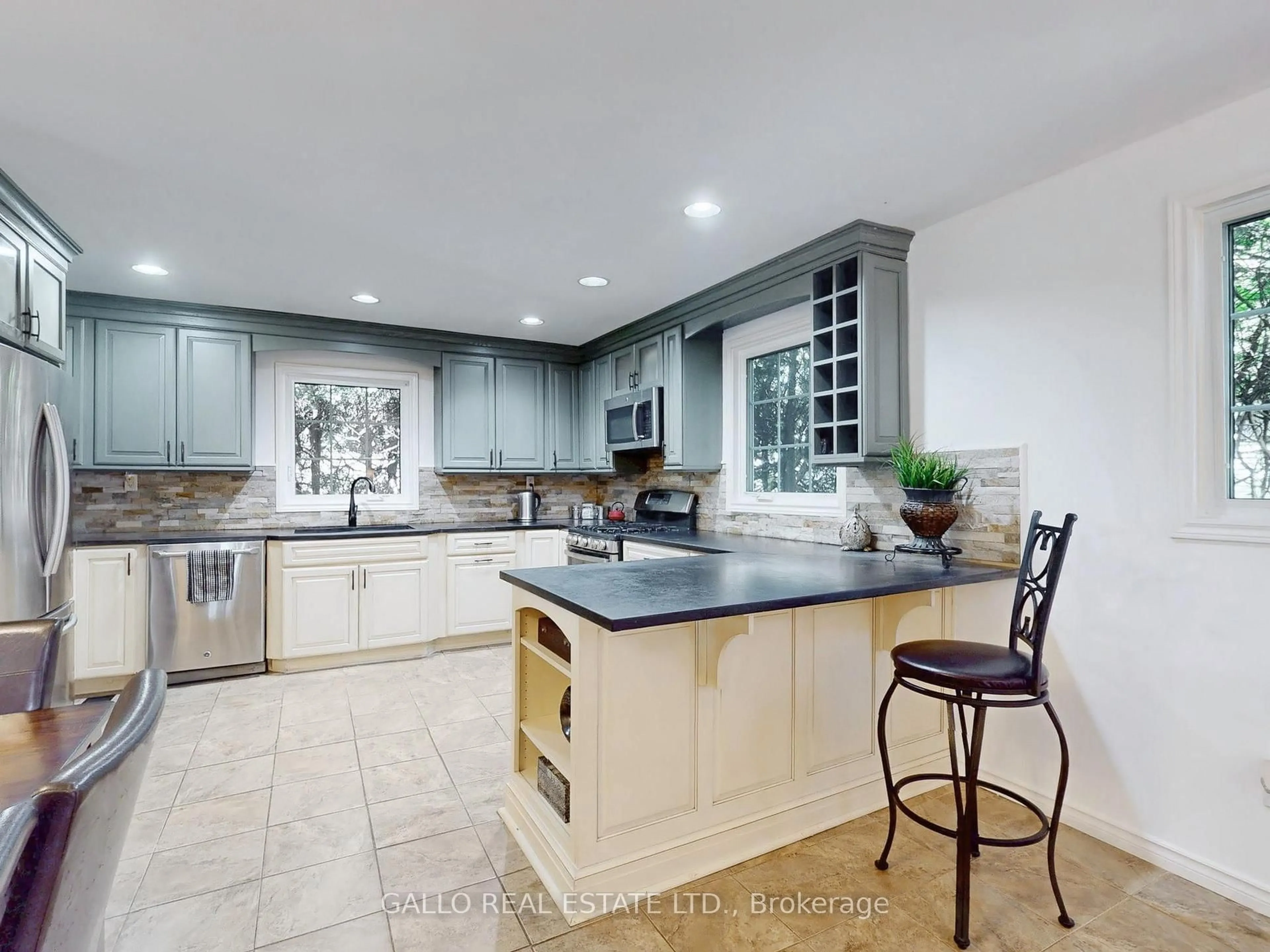 Contemporary kitchen, ceramic/tile floor for 37 Windsor Dr, Whitchurch-Stouffville Ontario L4A 7X3