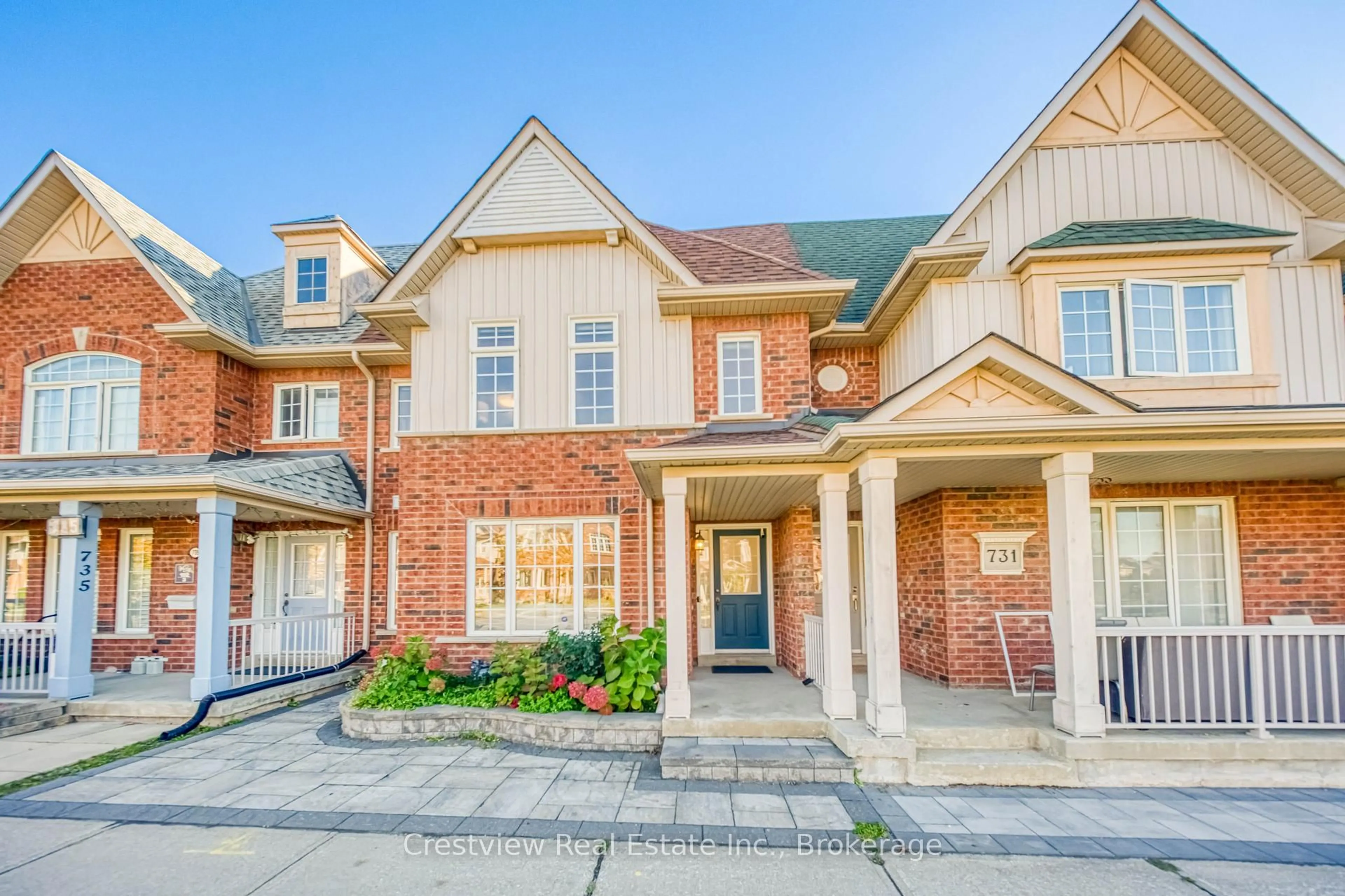 Home with brick exterior material, street for 733 Bur Oak Ave, Markham Ontario L6E 1C3