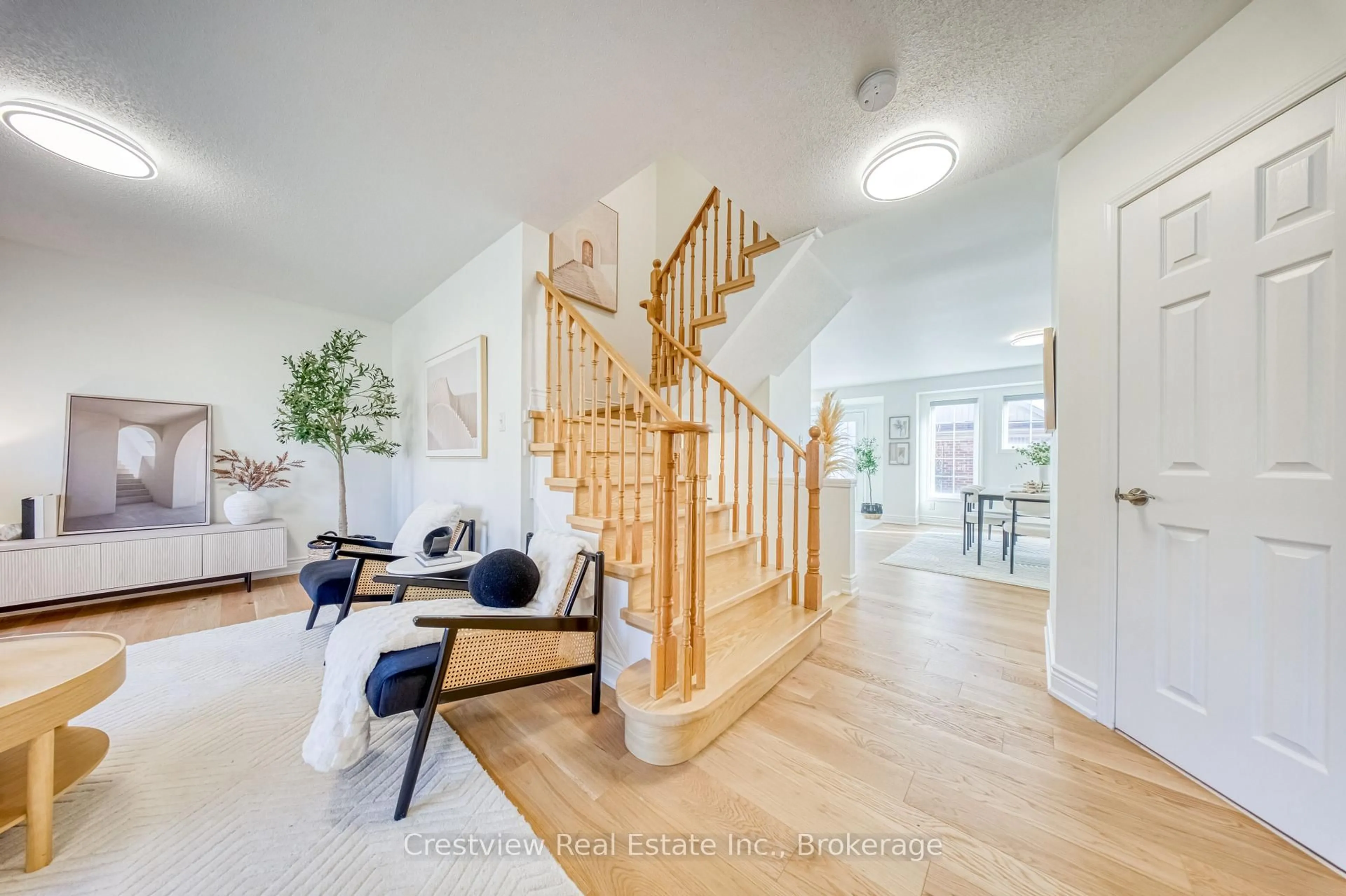 Indoor entryway for 733 Bur Oak Ave, Markham Ontario L6E 1C3