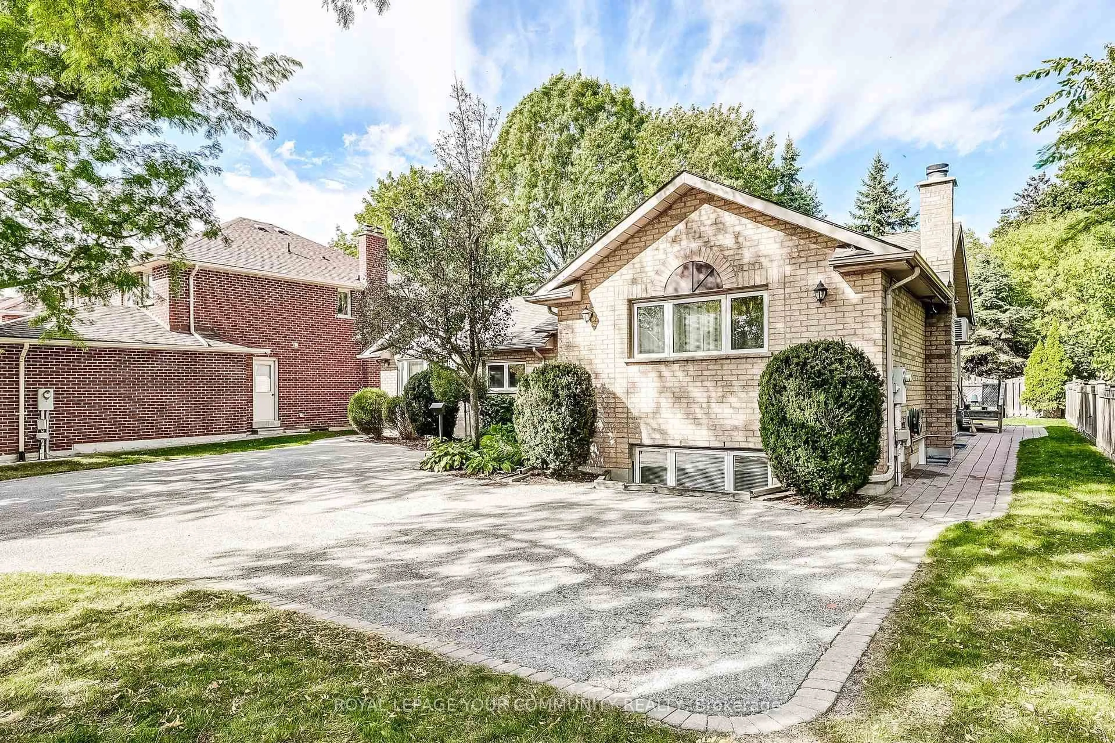 Home with brick exterior material, street for 2 Rougecrest Dr, Markham Ontario L3P 3B6