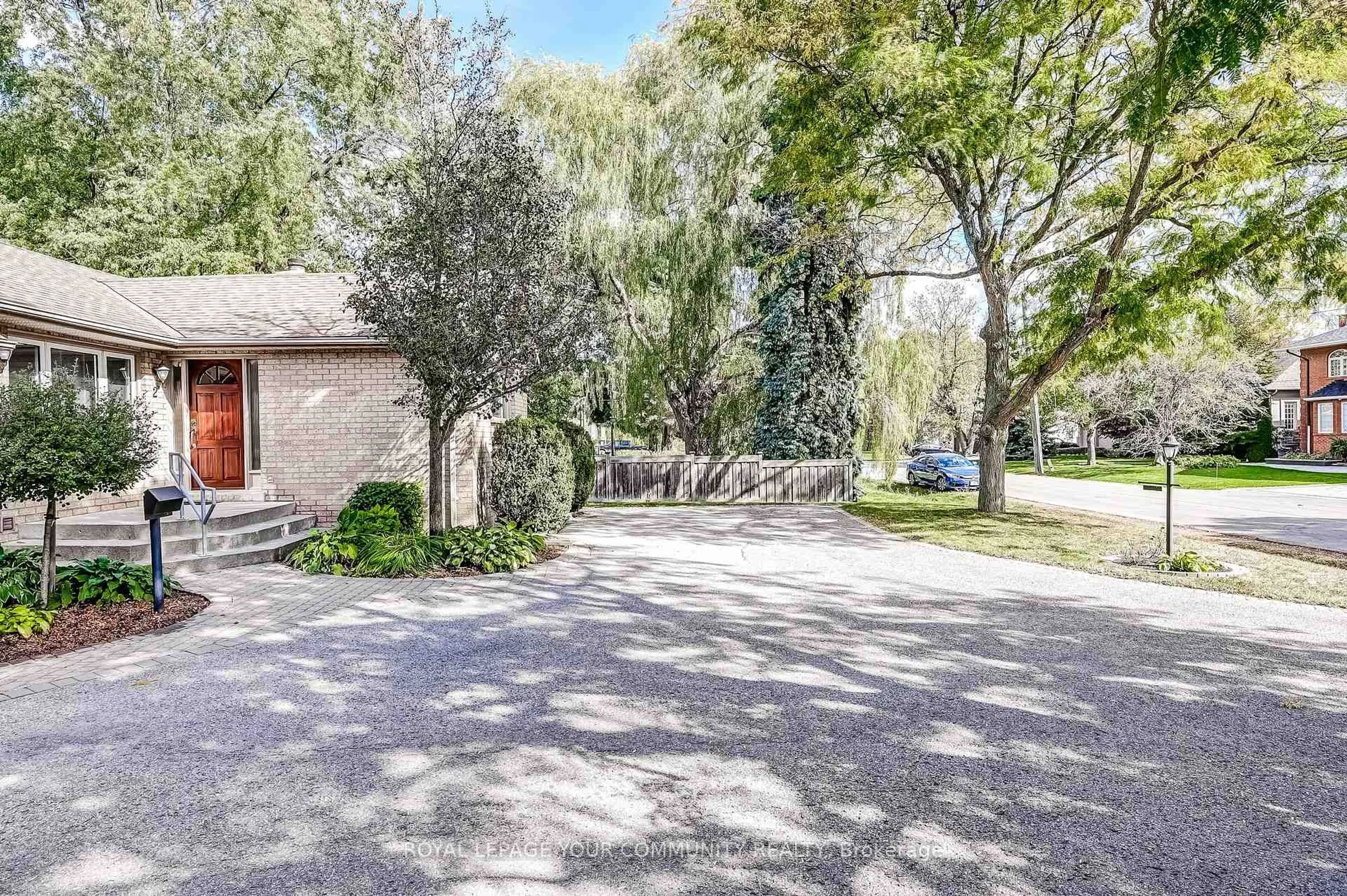 Unknown for 2 Rougecrest Dr, Markham Ontario L3P 3B6