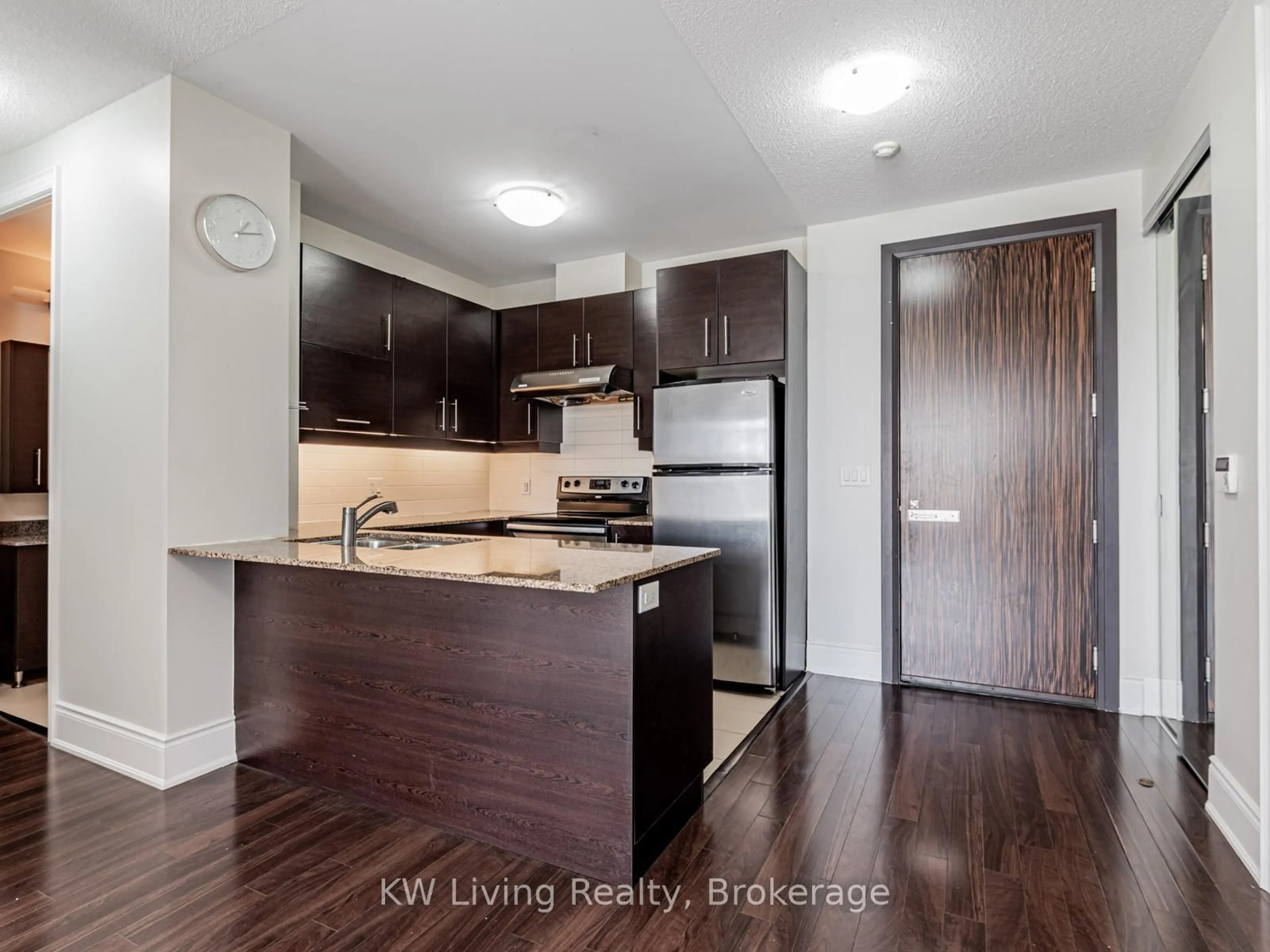Standard kitchen, wood/laminate floor for 273 South Park Rd #115, Markham Ontario L3T 0B5