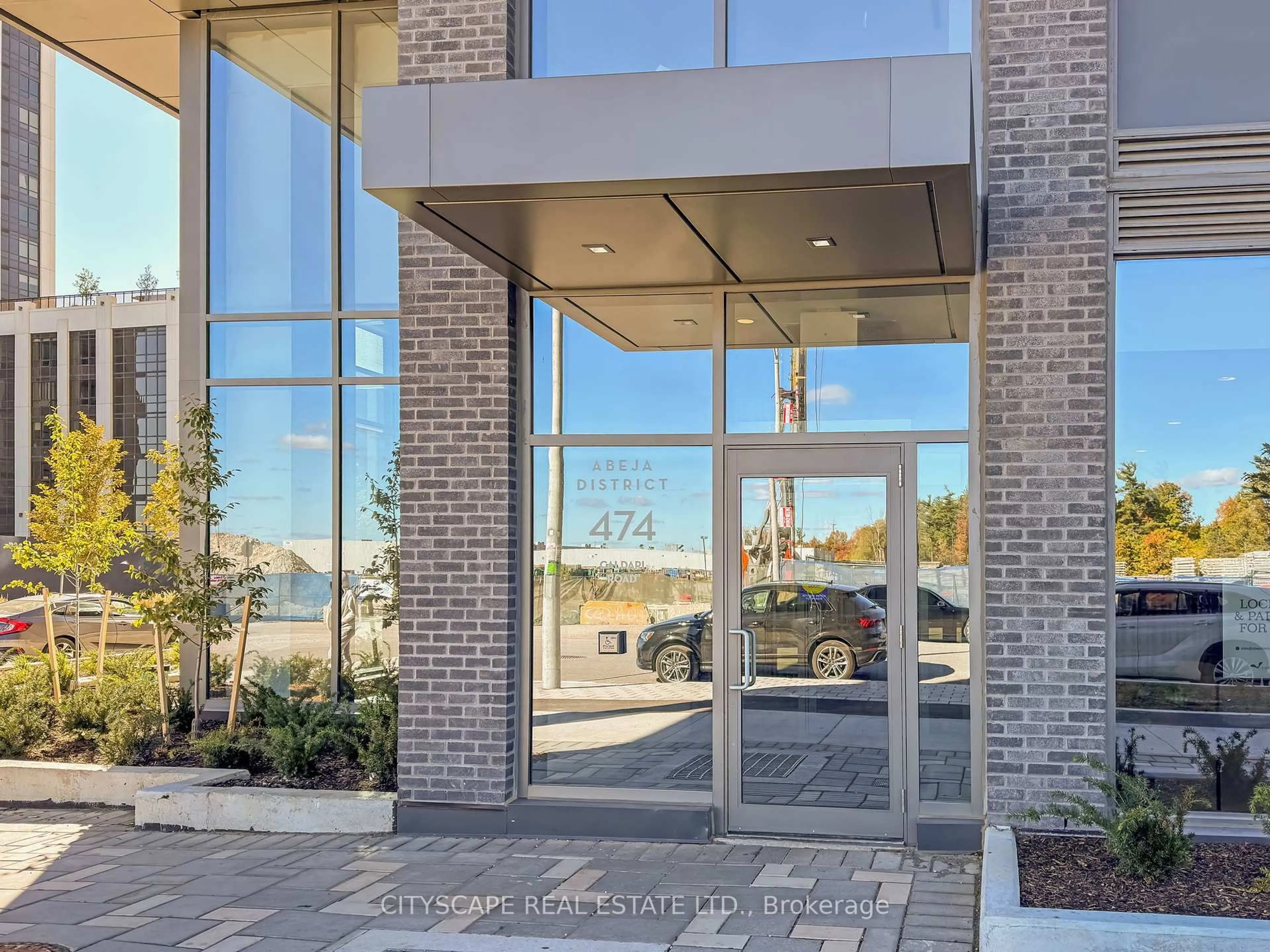 Indoor foyer for 474 Caldari Rd, Vaughan Ontario L4K 0R5