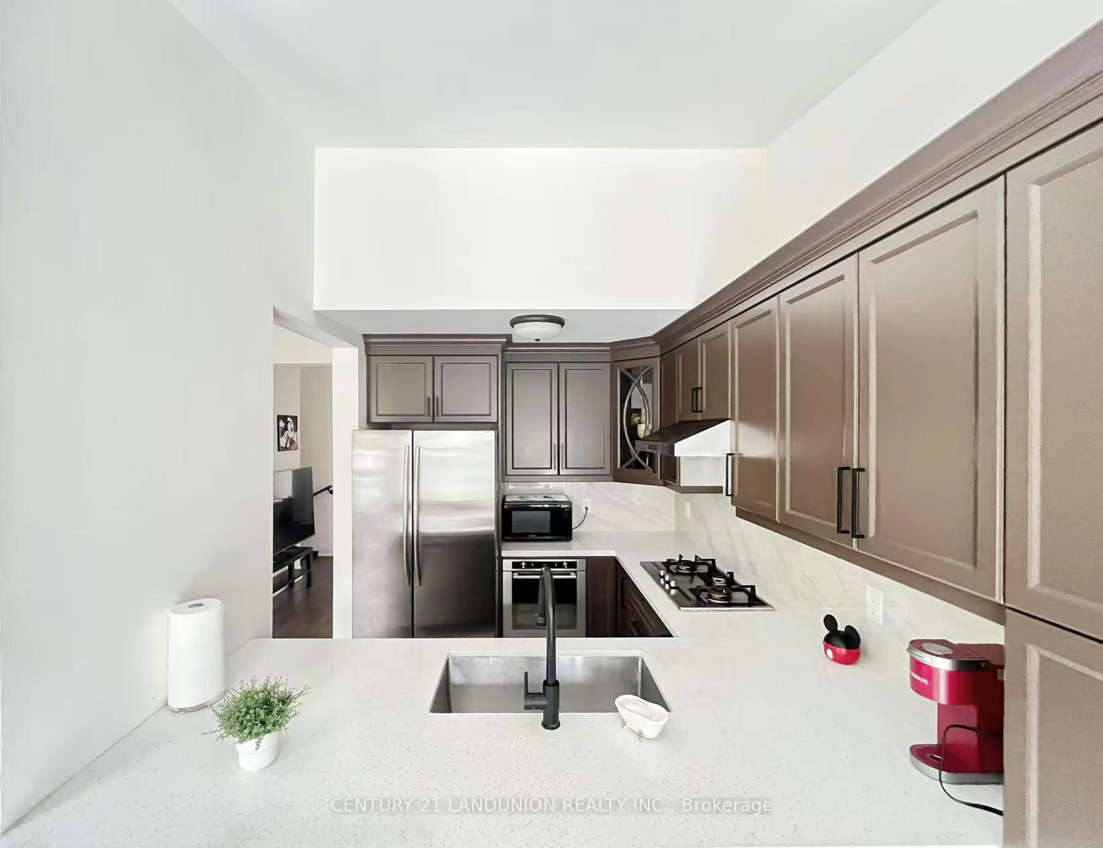 Contemporary kitchen, ceramic/tile floor for 64 Nantucket Dr, Richmond Hill Ontario L4E 3V9