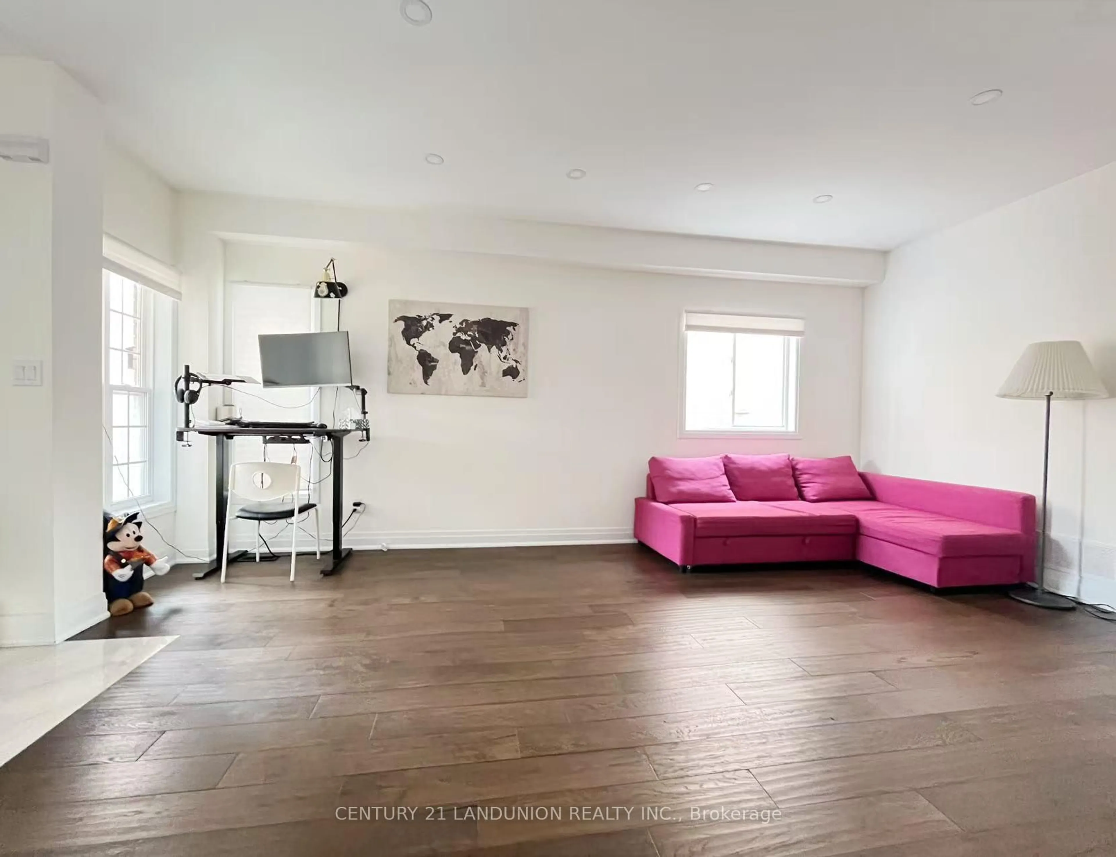 A pic of a room for 64 Nantucket Dr, Richmond Hill Ontario L4E 3V9