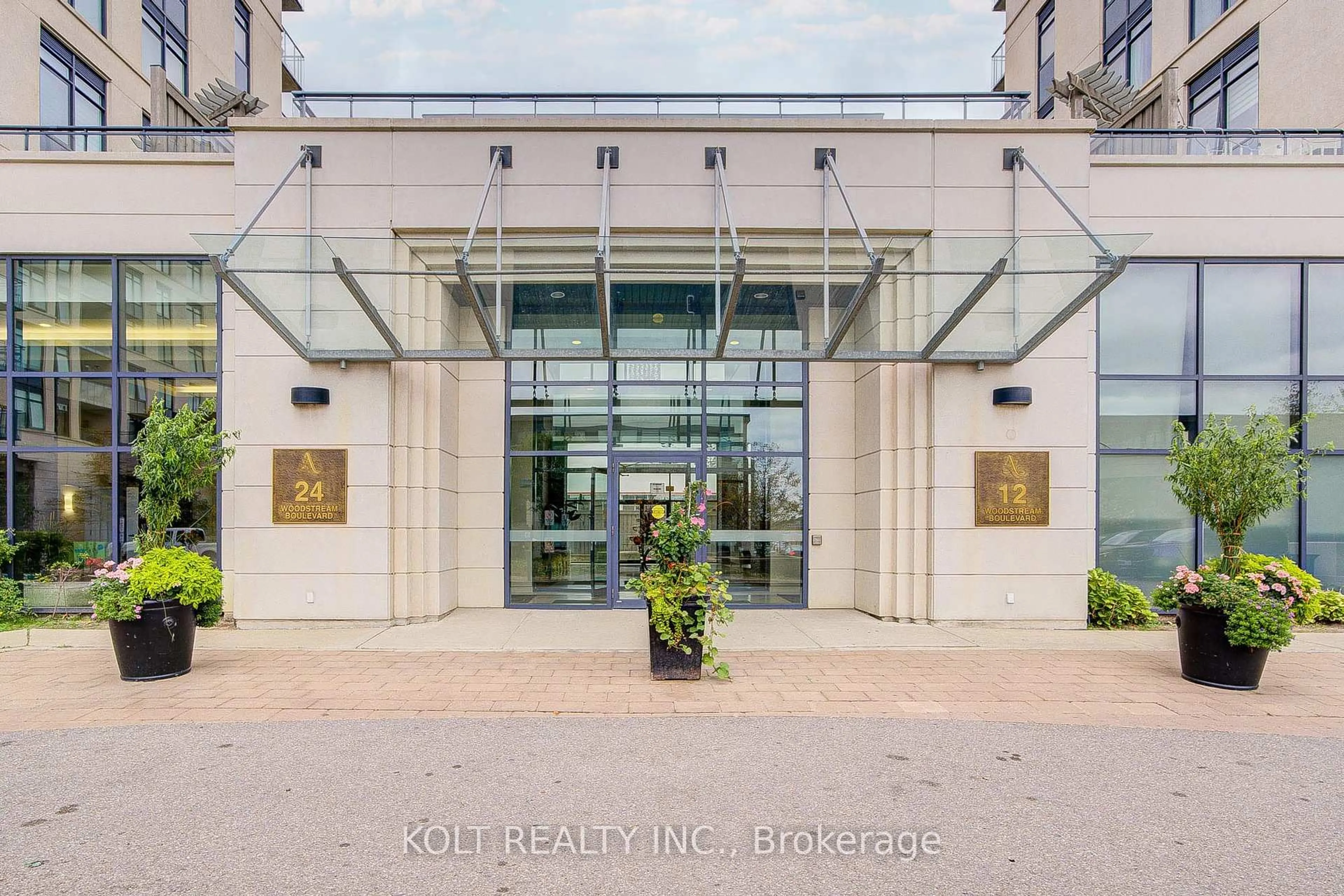 Indoor foyer for 24 Woodstream Blvd #PH1013, Vaughan Ontario L4L 8C4