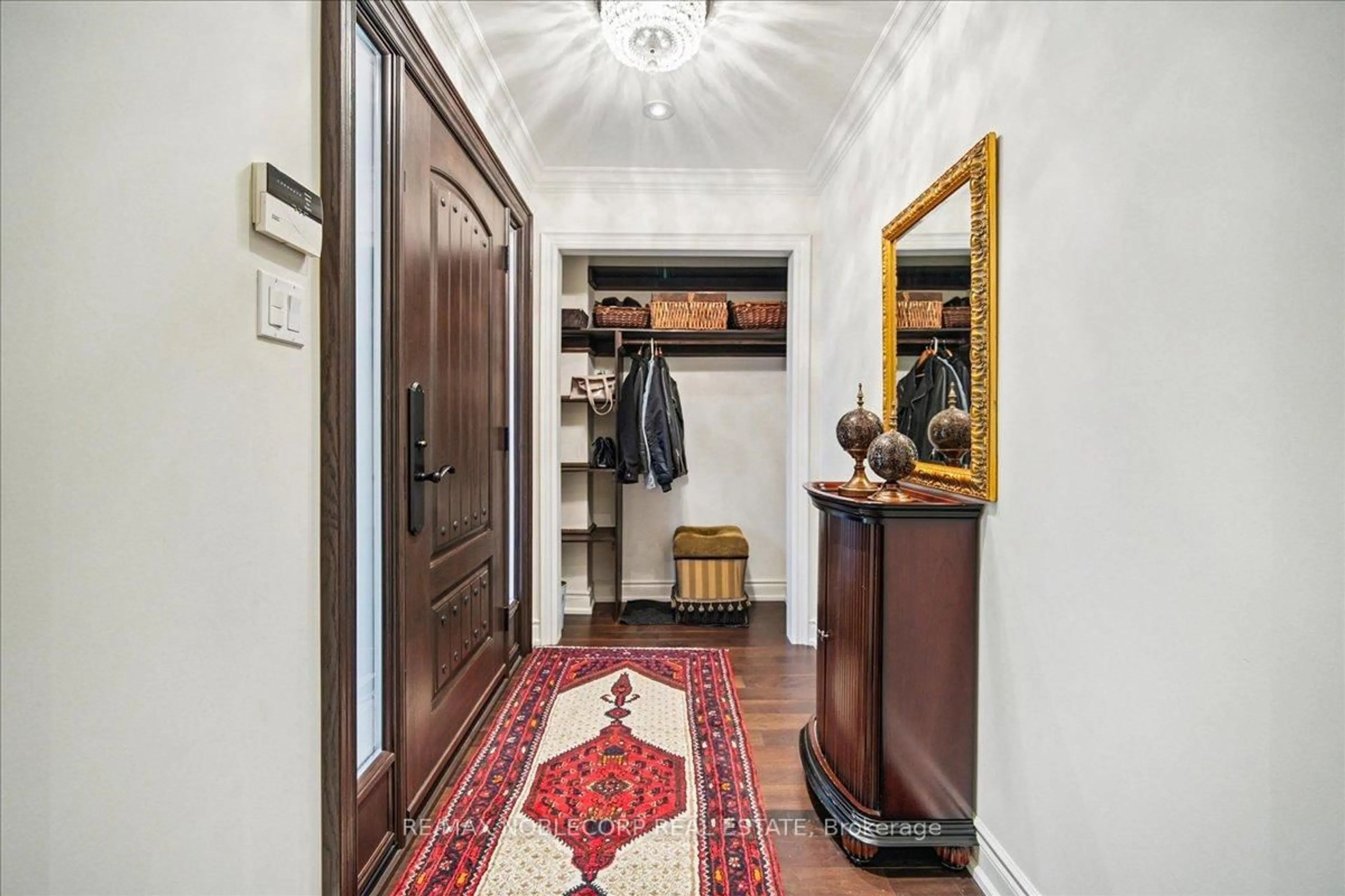 Indoor entryway for 31 Mountfield Cres, Vaughan Ontario L4J 7E9