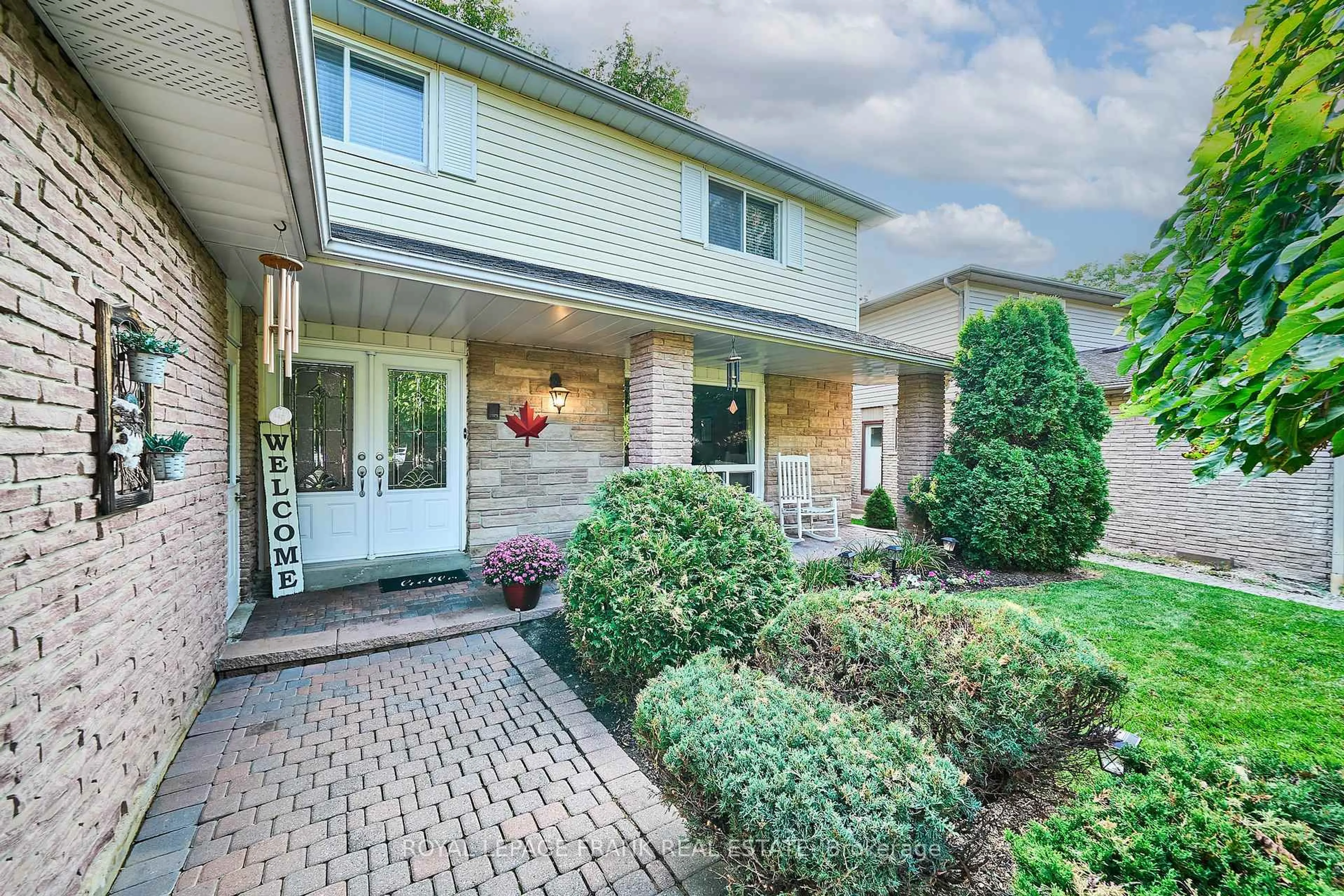 Home with brick exterior material, street for 7 Judy Crt, Markham Ontario L3P 3R8