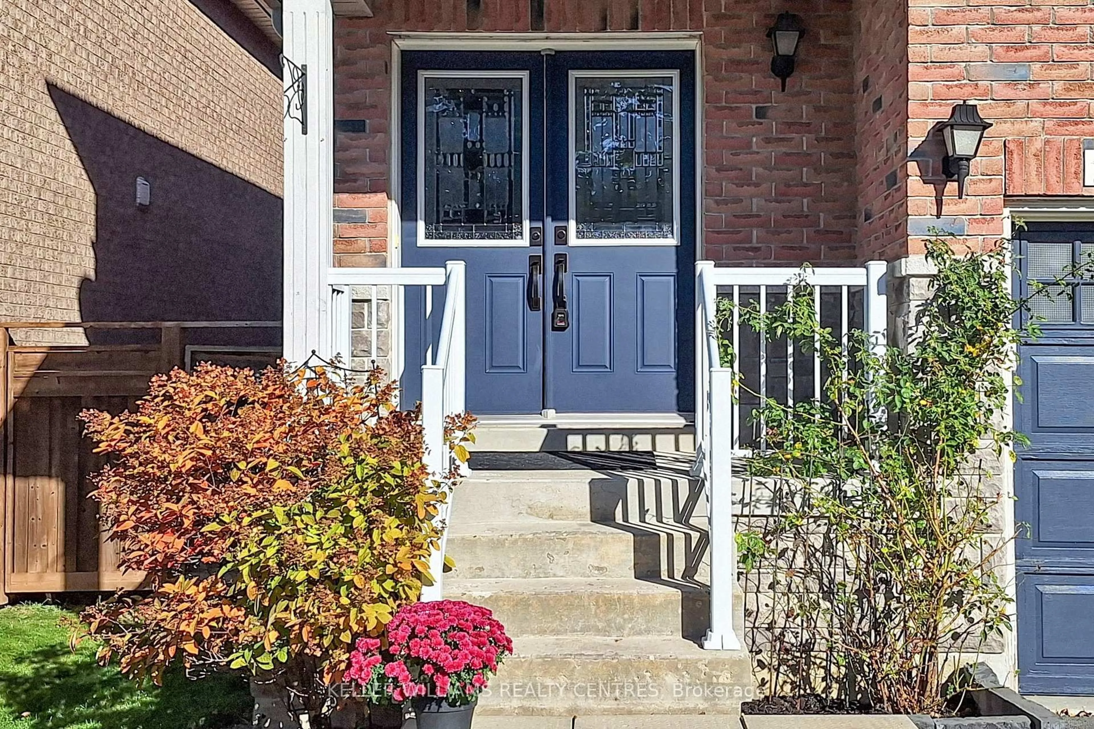 Indoor entryway for 93 Barr Cres, Aurora Ontario L4G 0C2