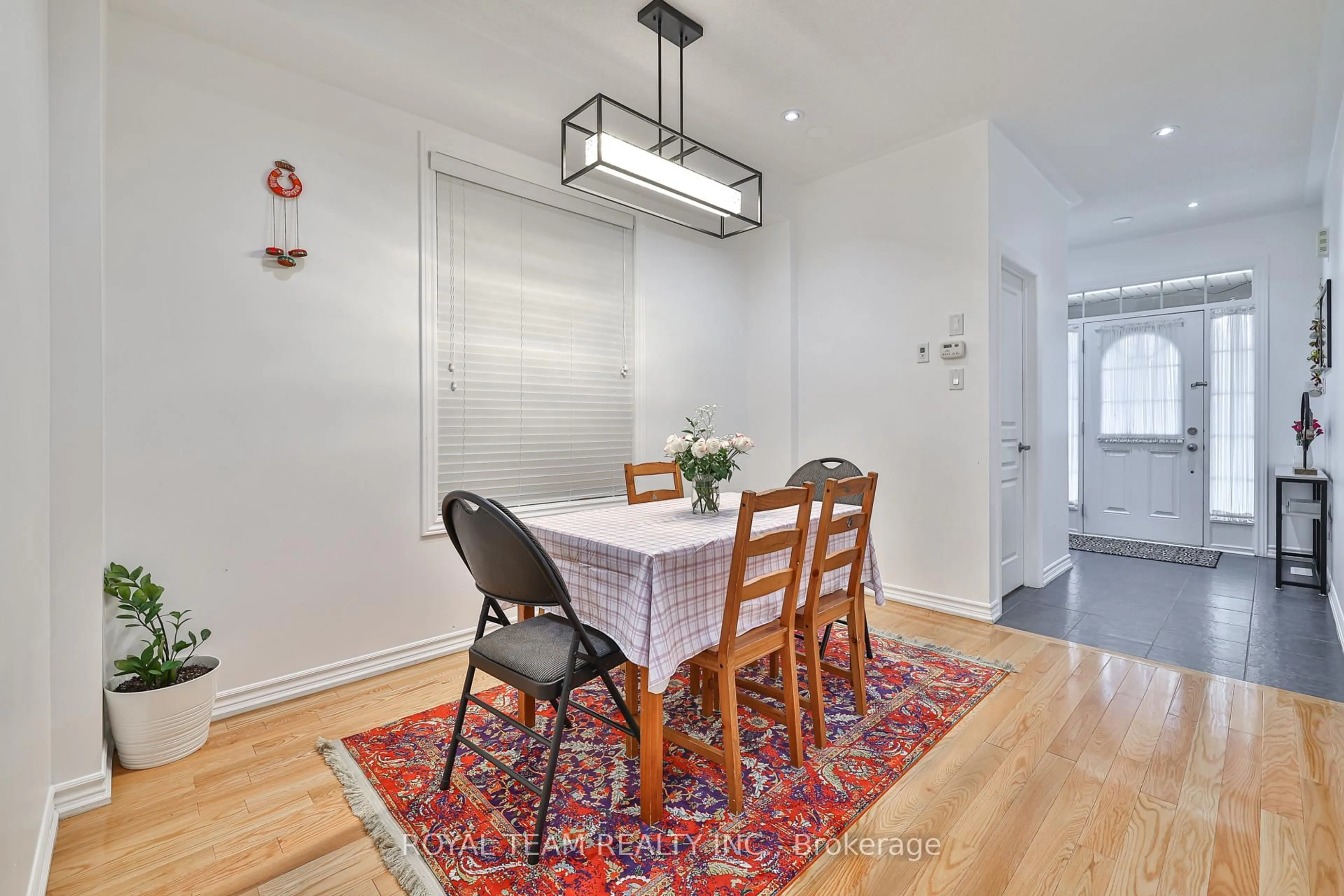 Dining room, unknown for 61 Lampkin St, Georgina Ontario L0E 1R0