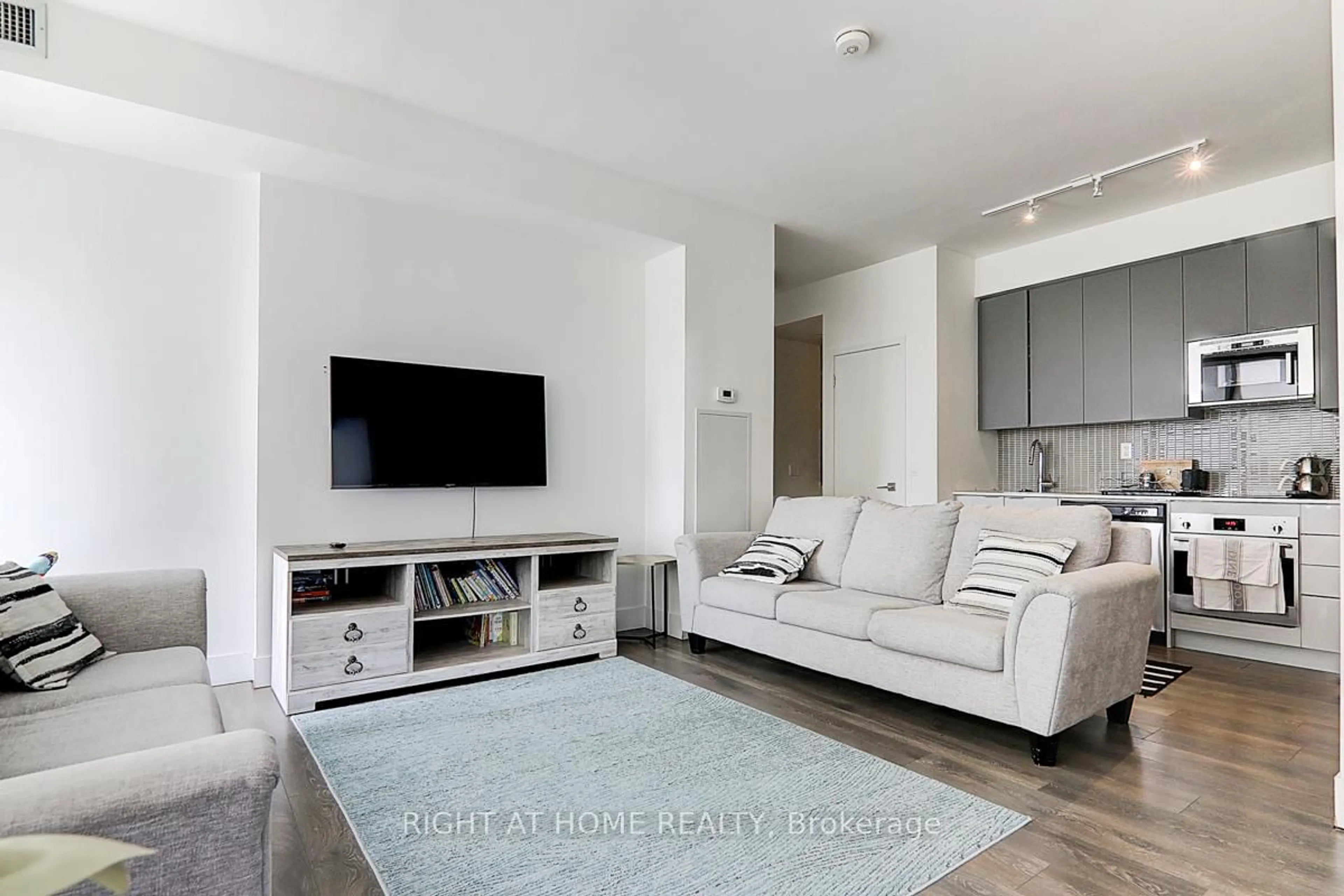 Living room with furniture, unknown for 2916 Highway 7 Ave #2202, Vaughan Ontario L4K 0K6