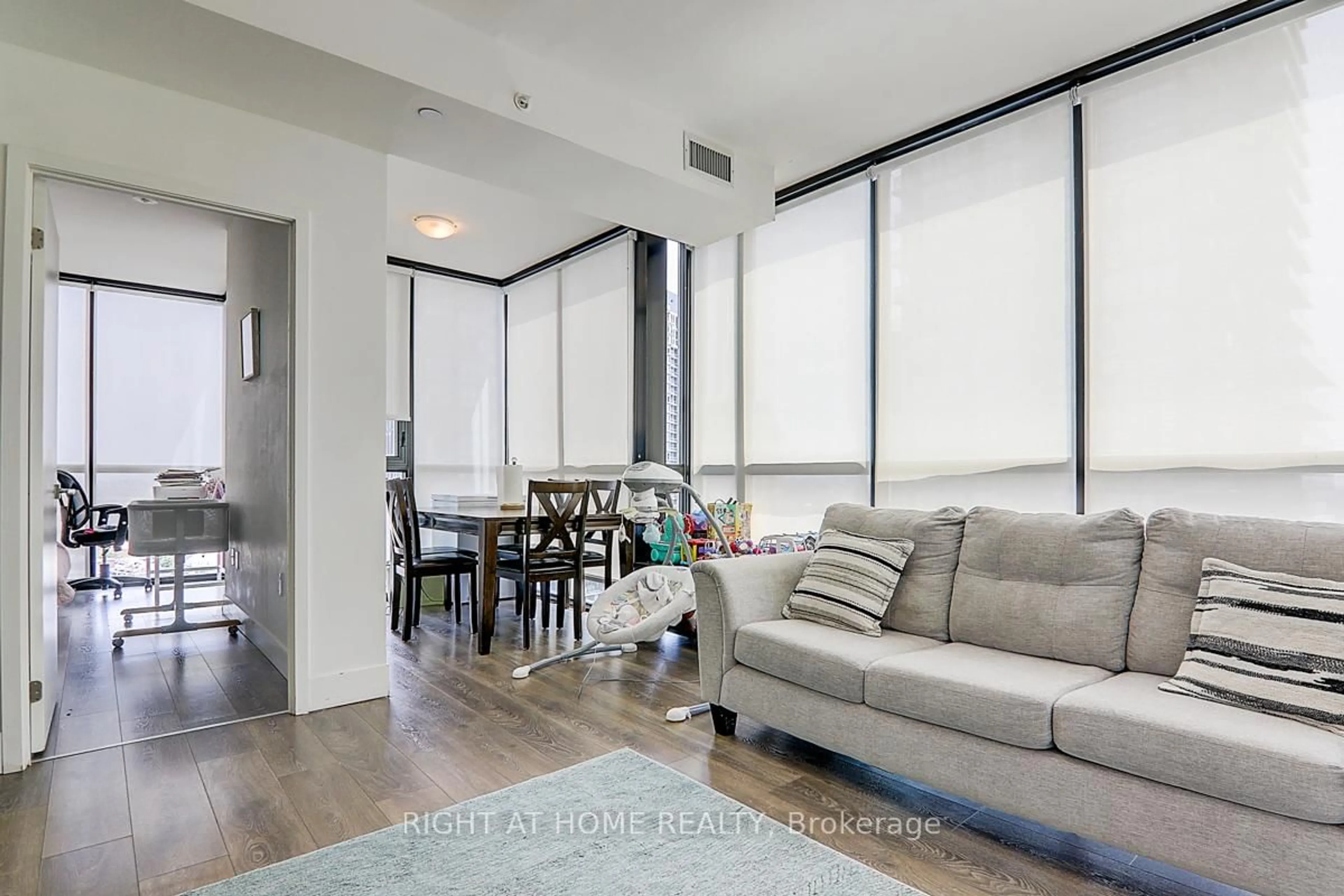 Living room with furniture, unknown for 2916 Highway 7 Ave #2202, Vaughan Ontario L4K 0K6
