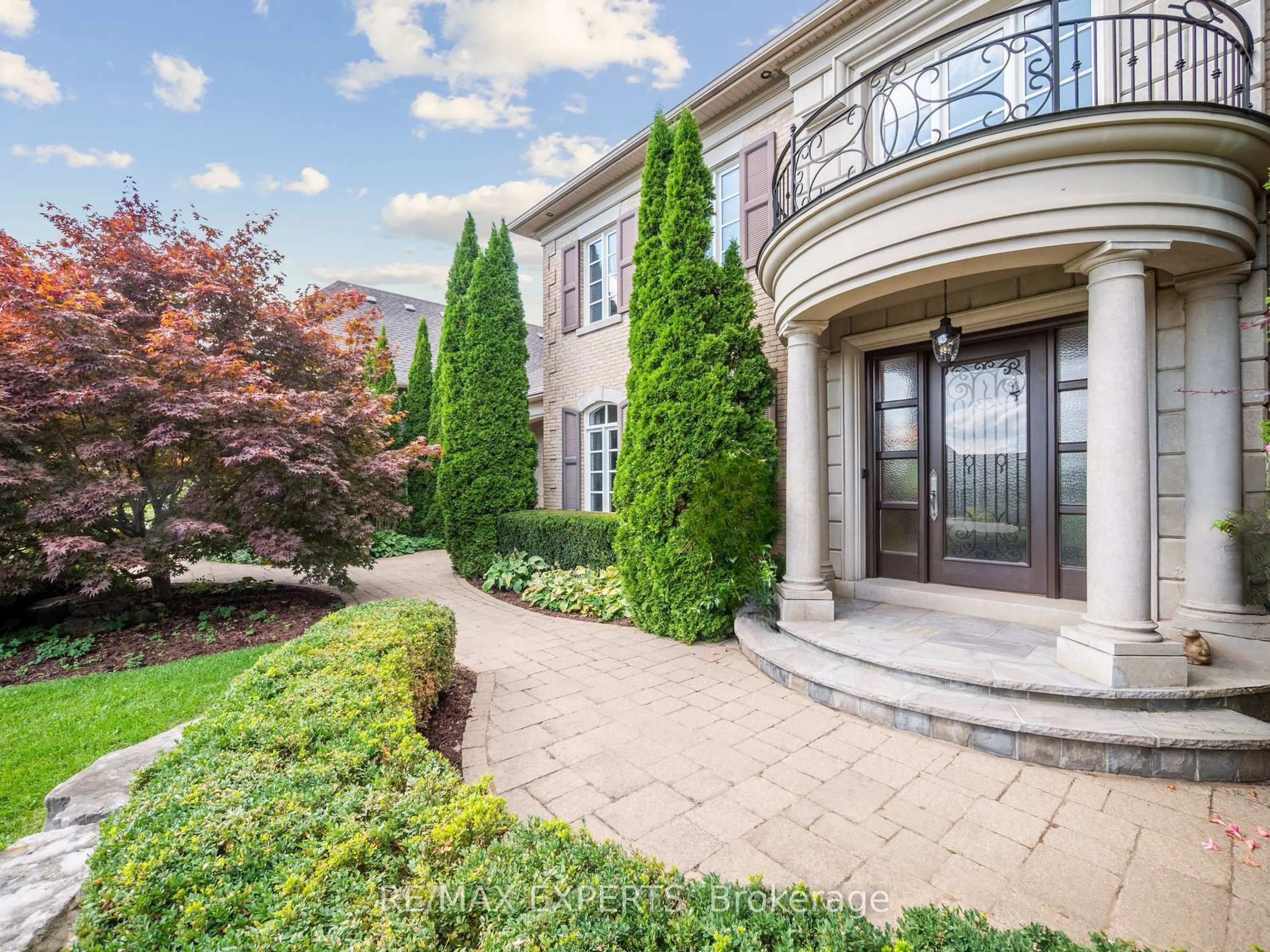 Unknown for 105 Eden Vale Dr, King Ontario L7B 1L9