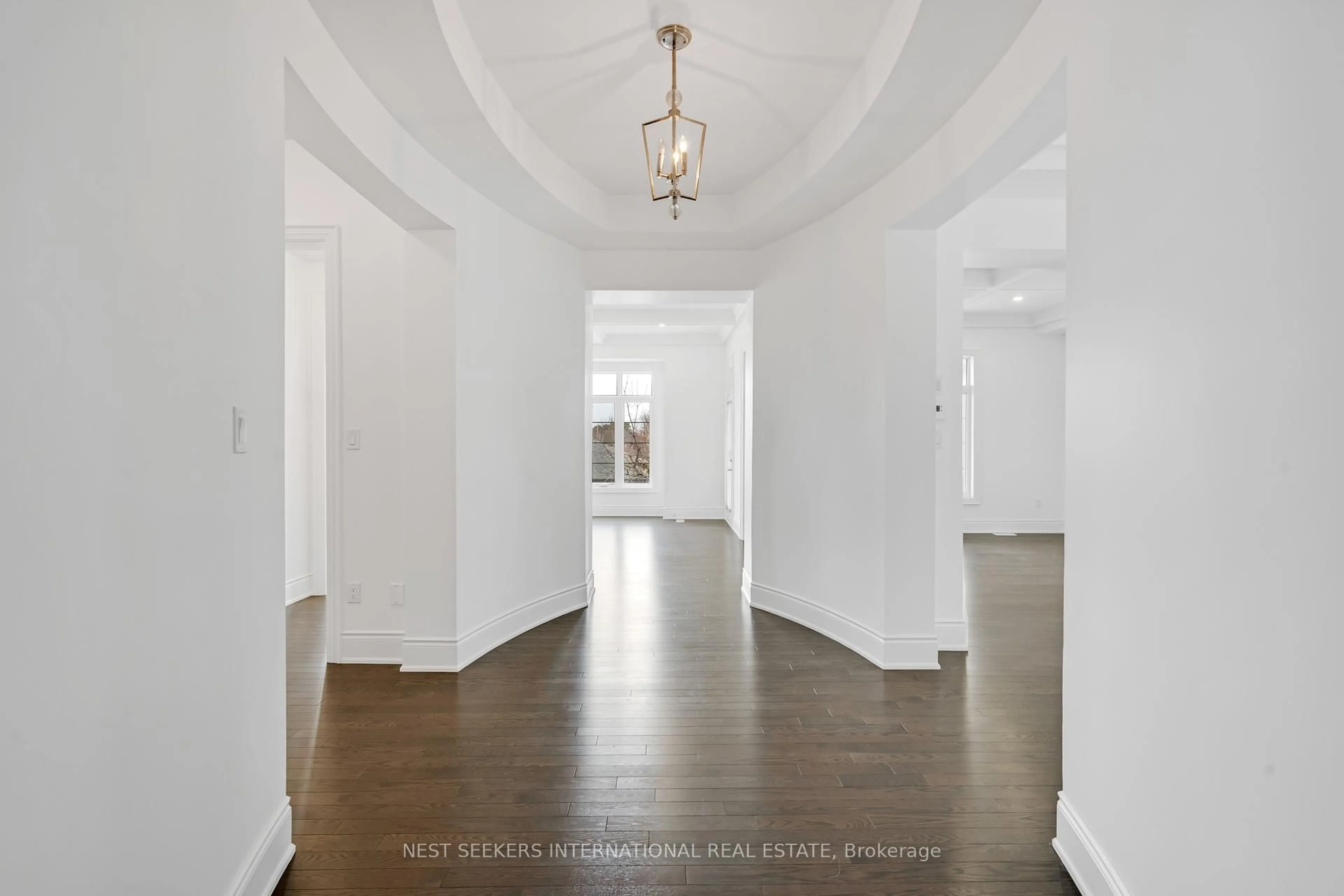 Indoor foyer for 96 Stokes Dr, King Ontario L7B 0P8