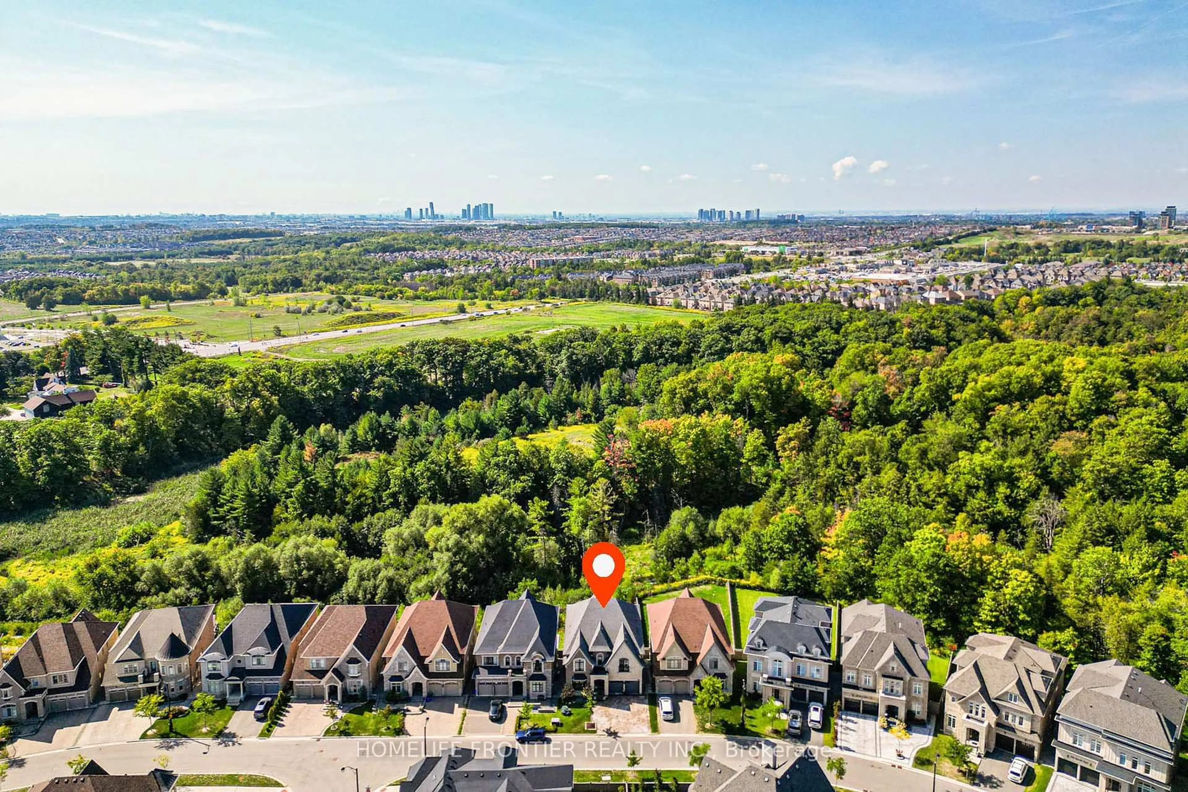 A pic from outside/outdoor area/front of a property/back of a property/a pic from drone, city buildings view from balcony for 236 Farrell Rd, Vaughan Ontario L6A 4W5