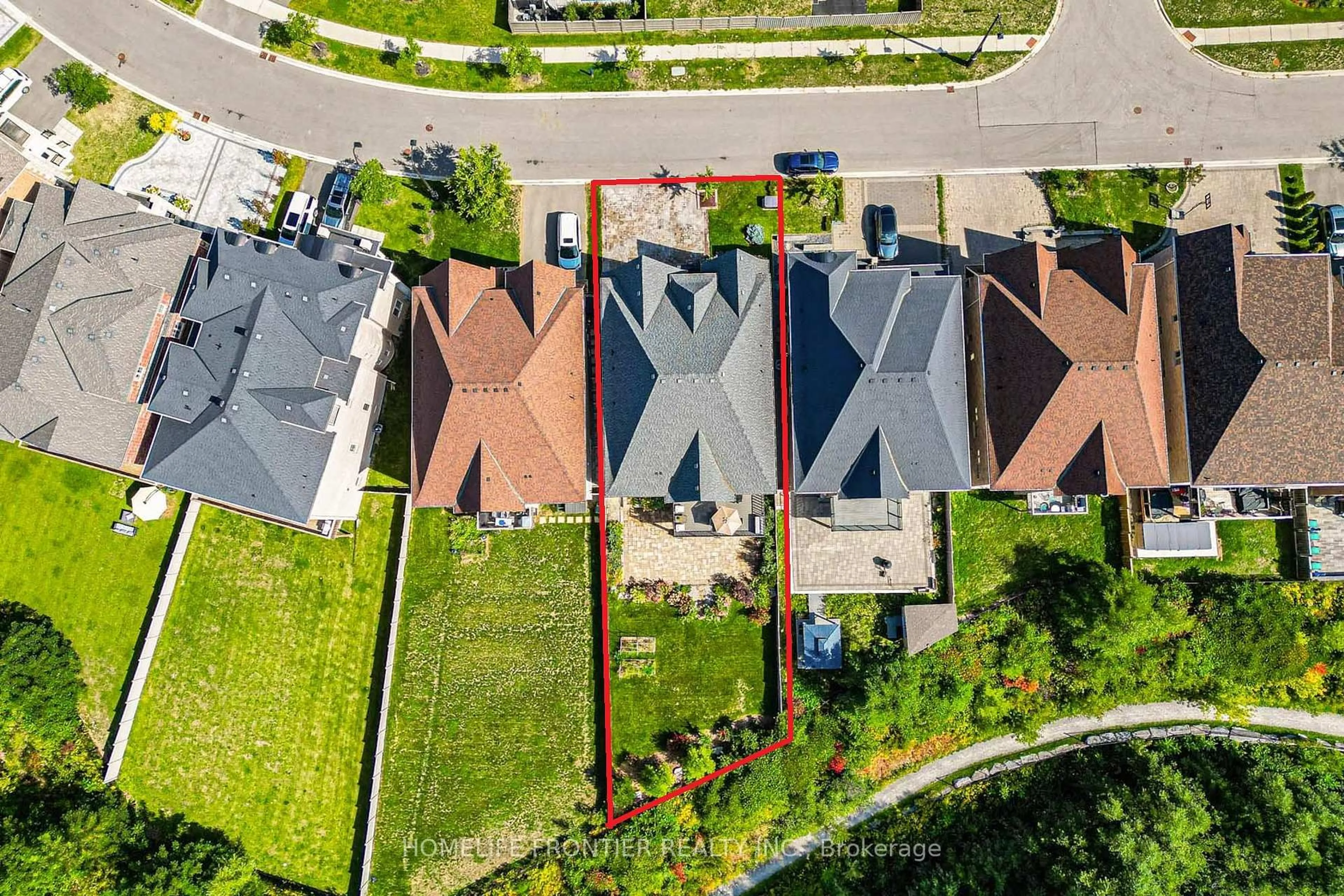 A pic from outside/outdoor area/front of a property/back of a property/a pic from drone, street for 236 Farrell Rd, Vaughan Ontario L6A 4W5