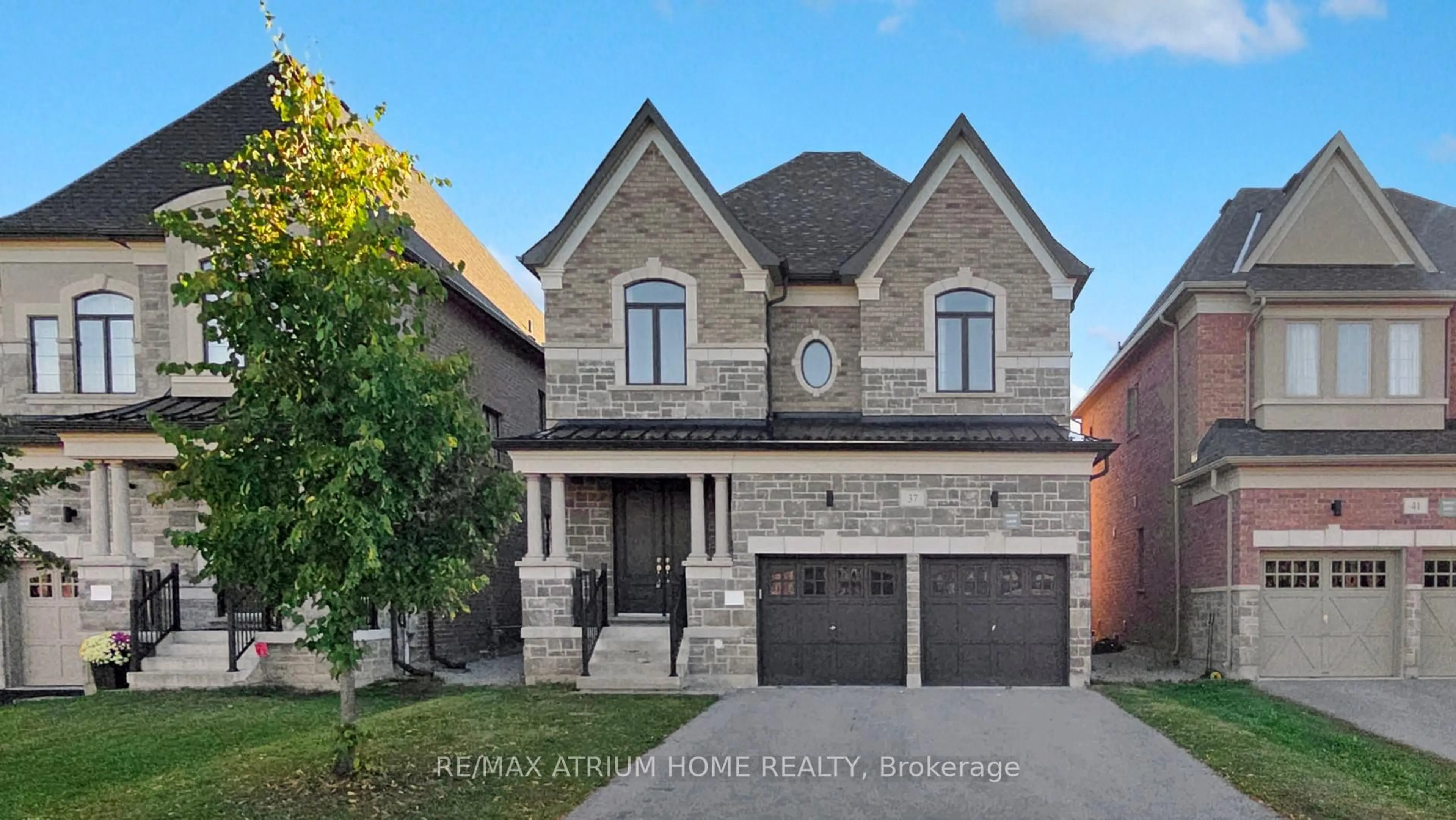 Home with brick exterior material, street for 37 Hamster Cres, Aurora Ontario L4G 3G7
