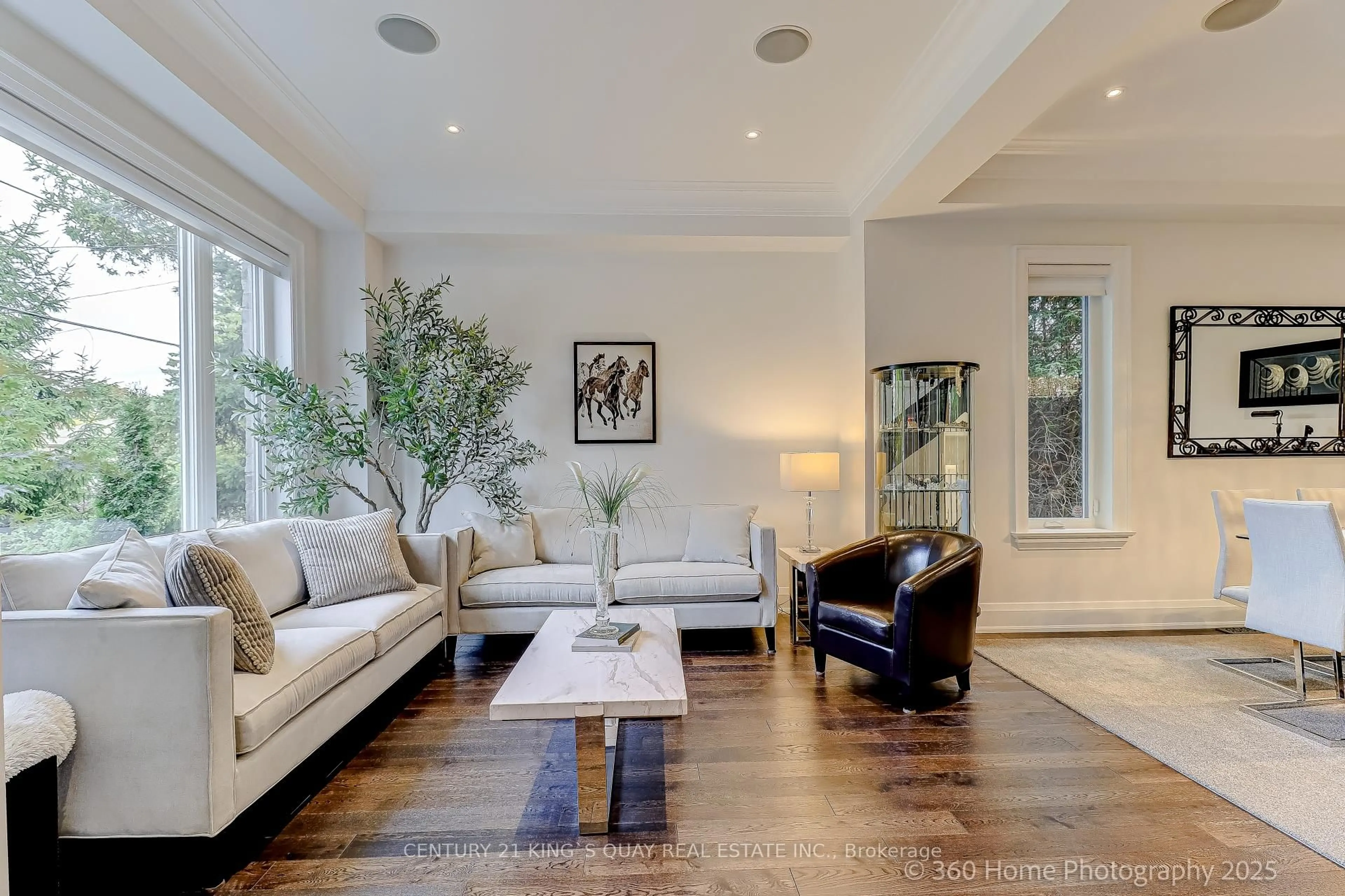 Living room with furniture, unknown for 386 Alper St, Richmond Hill Ontario L4C 2Z4