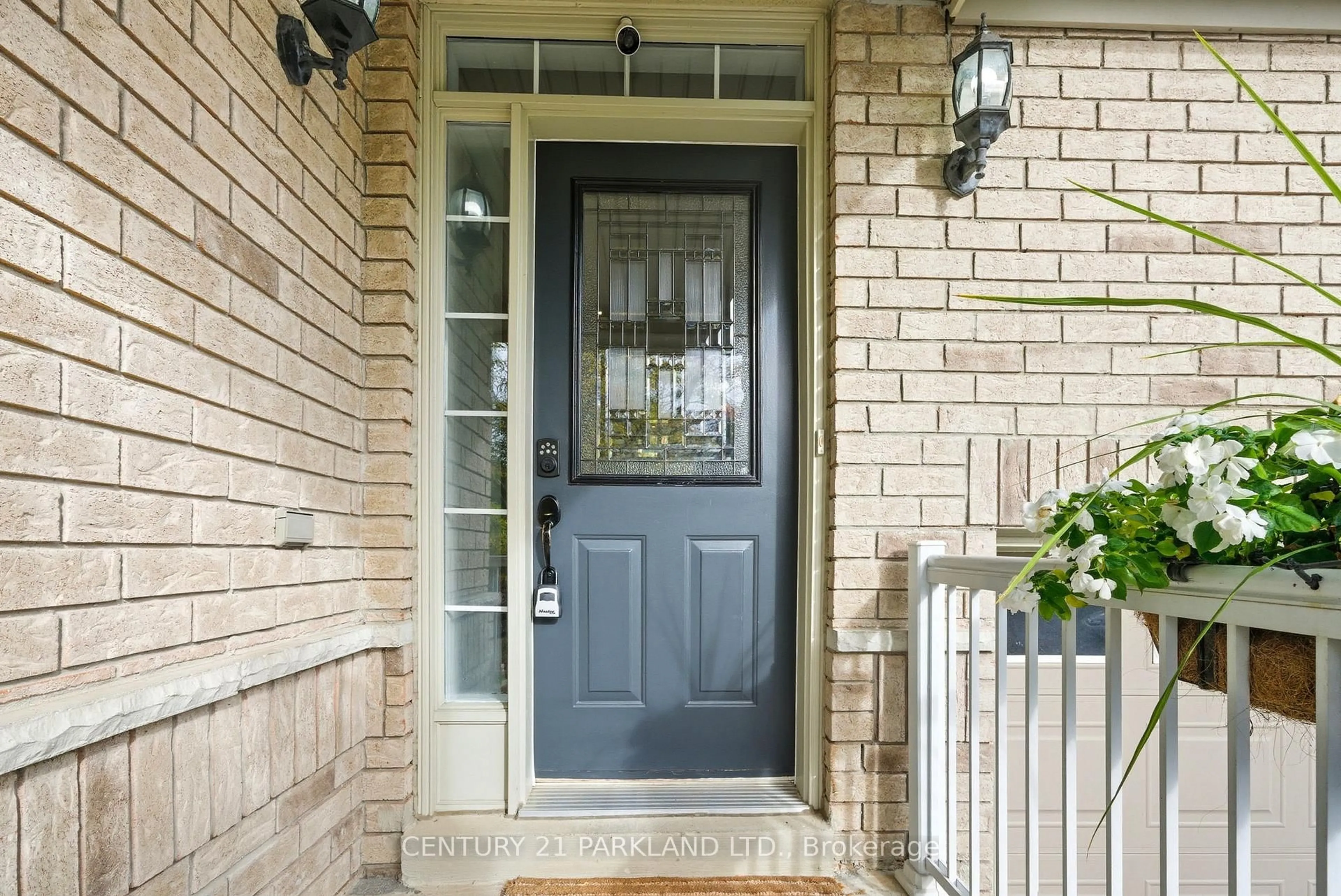Indoor entryway for 18 Turnbridge Rd, Aurora Ontario L4G 7R9