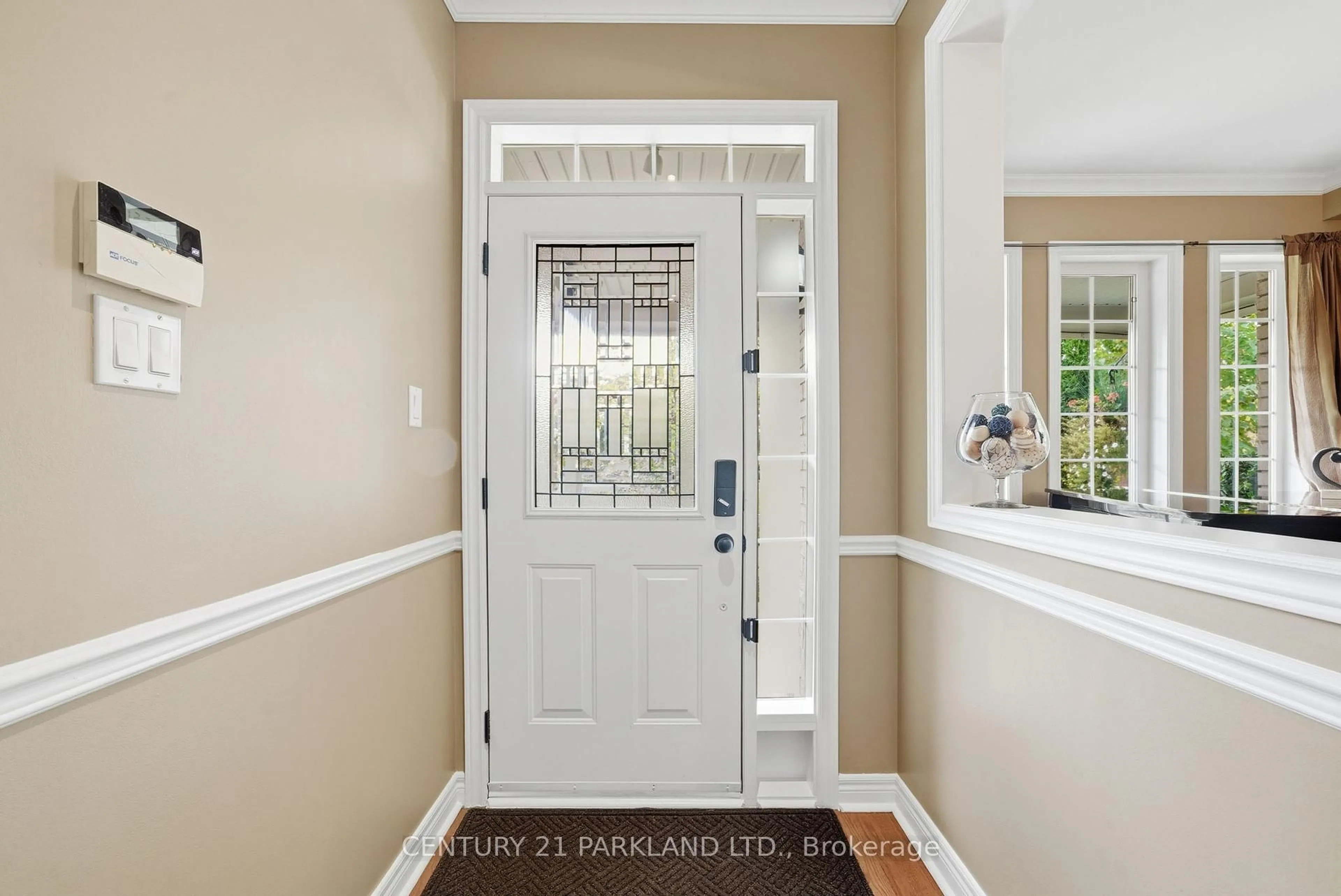 Indoor entryway for 18 Turnbridge Rd, Aurora Ontario L4G 7R9