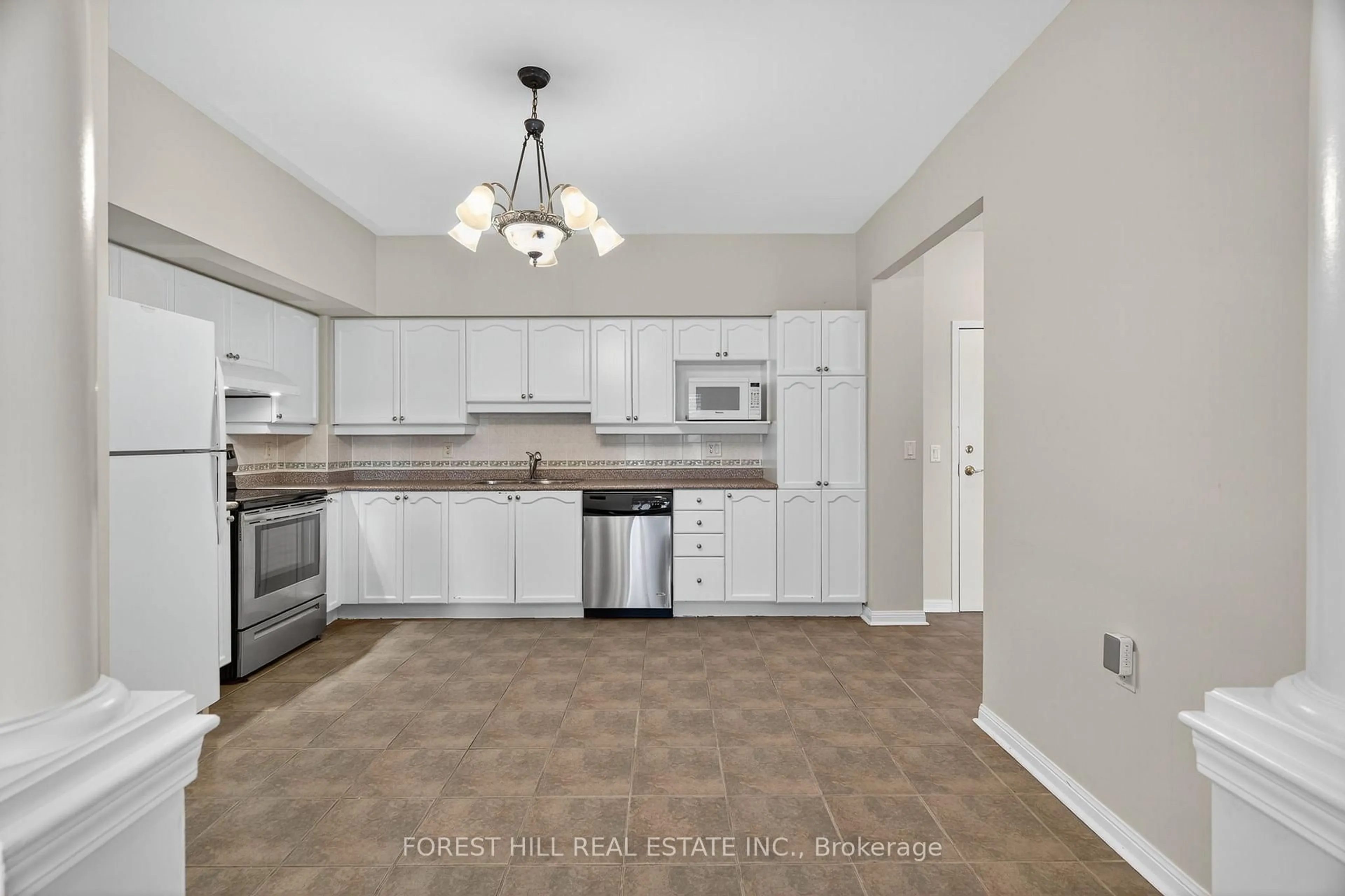 Standard kitchen, unknown for 2500 Rutherford Rd #115, Vaughan Ontario L4K 5N7