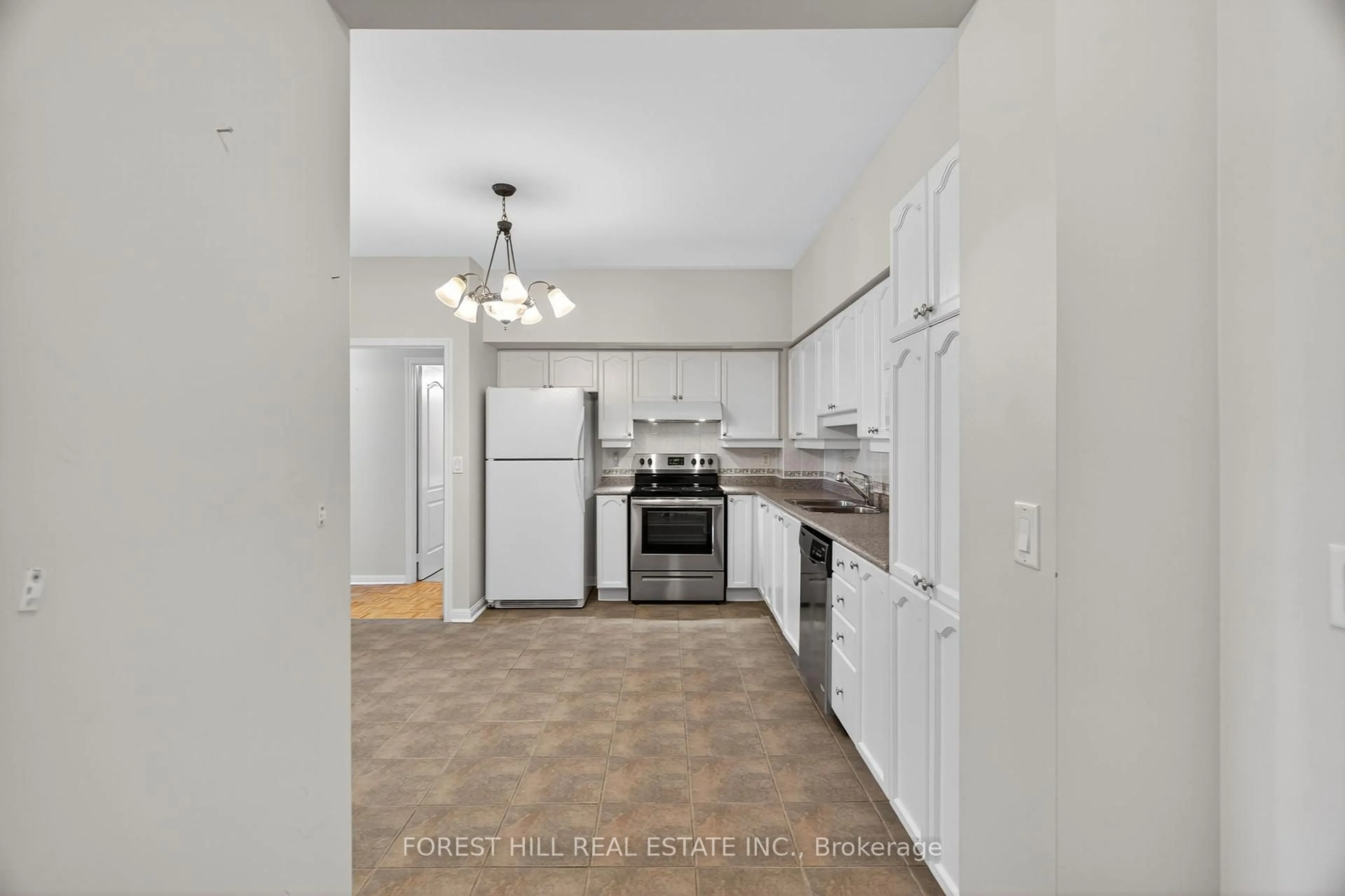 Standard kitchen, unknown for 2500 Rutherford Rd #115, Vaughan Ontario L4K 5N7