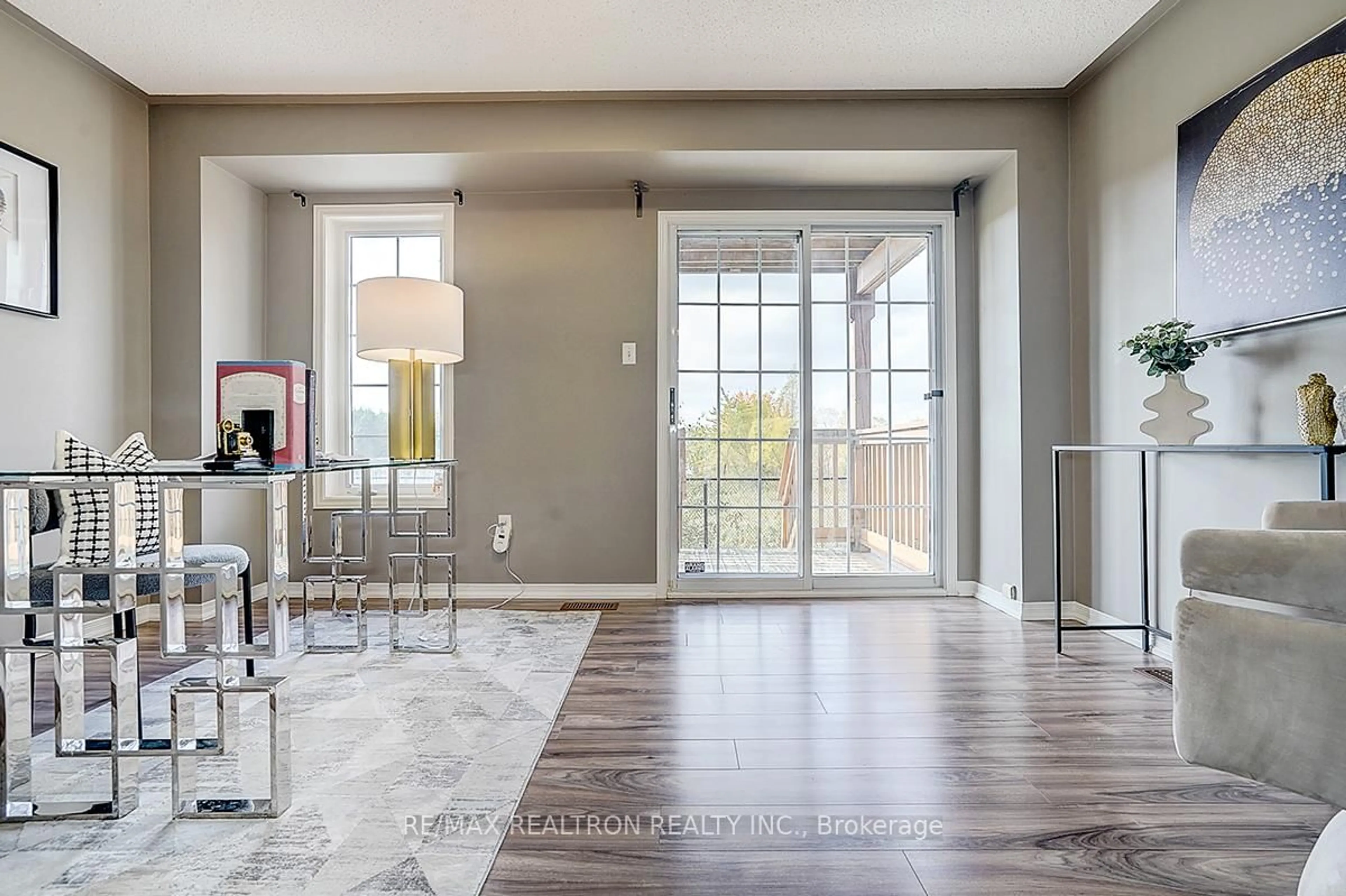 Indoor entryway for 20 Prince Charles Way, Markham Ontario L6C 0B5