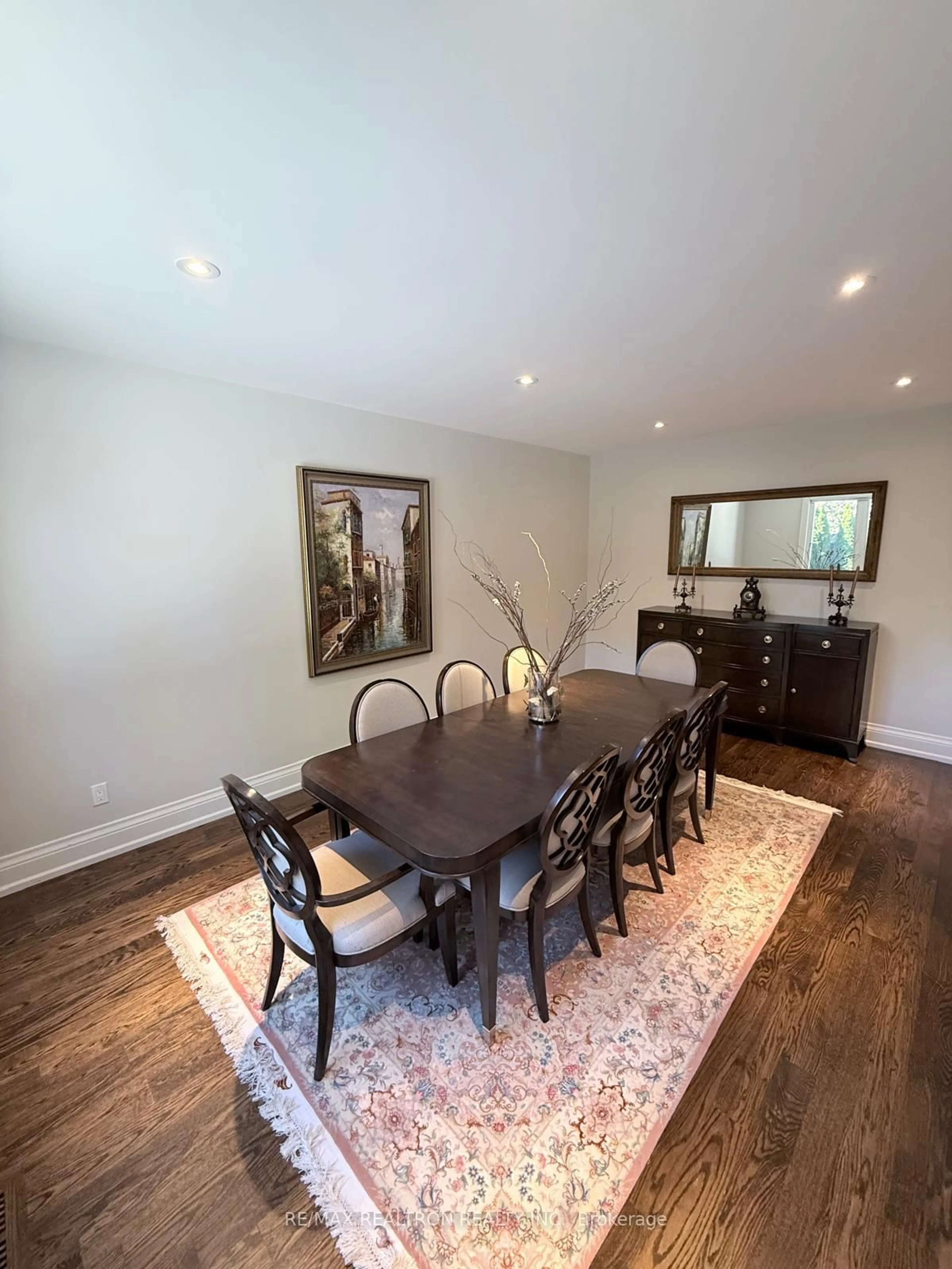 Dining room, wood/laminate floor for 150 Newport Sq, Vaughan Ontario L4J 7N5