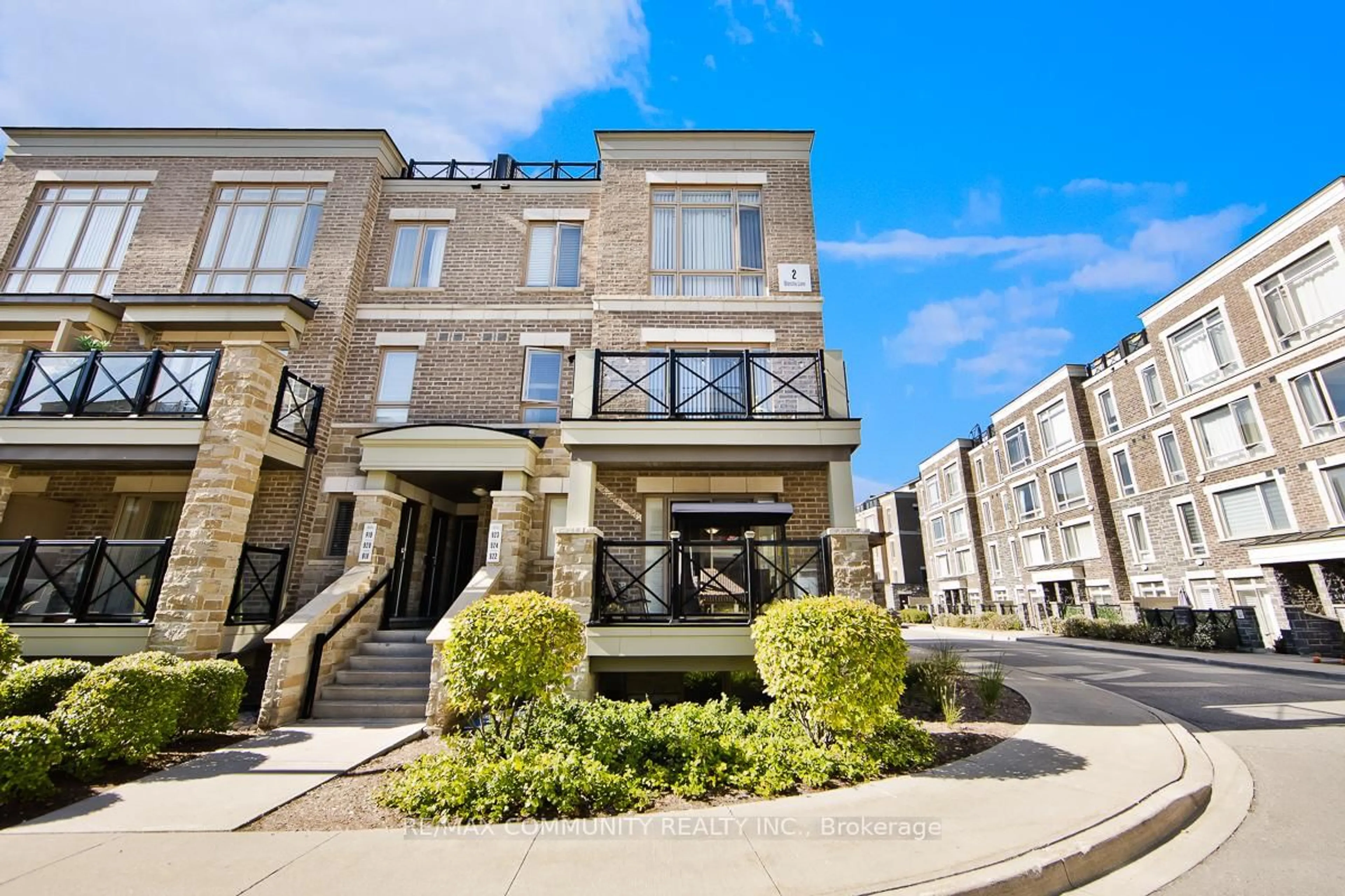 Patio, building for 2 Blanche Lane #922, Markham Ontario L6B 1N3
