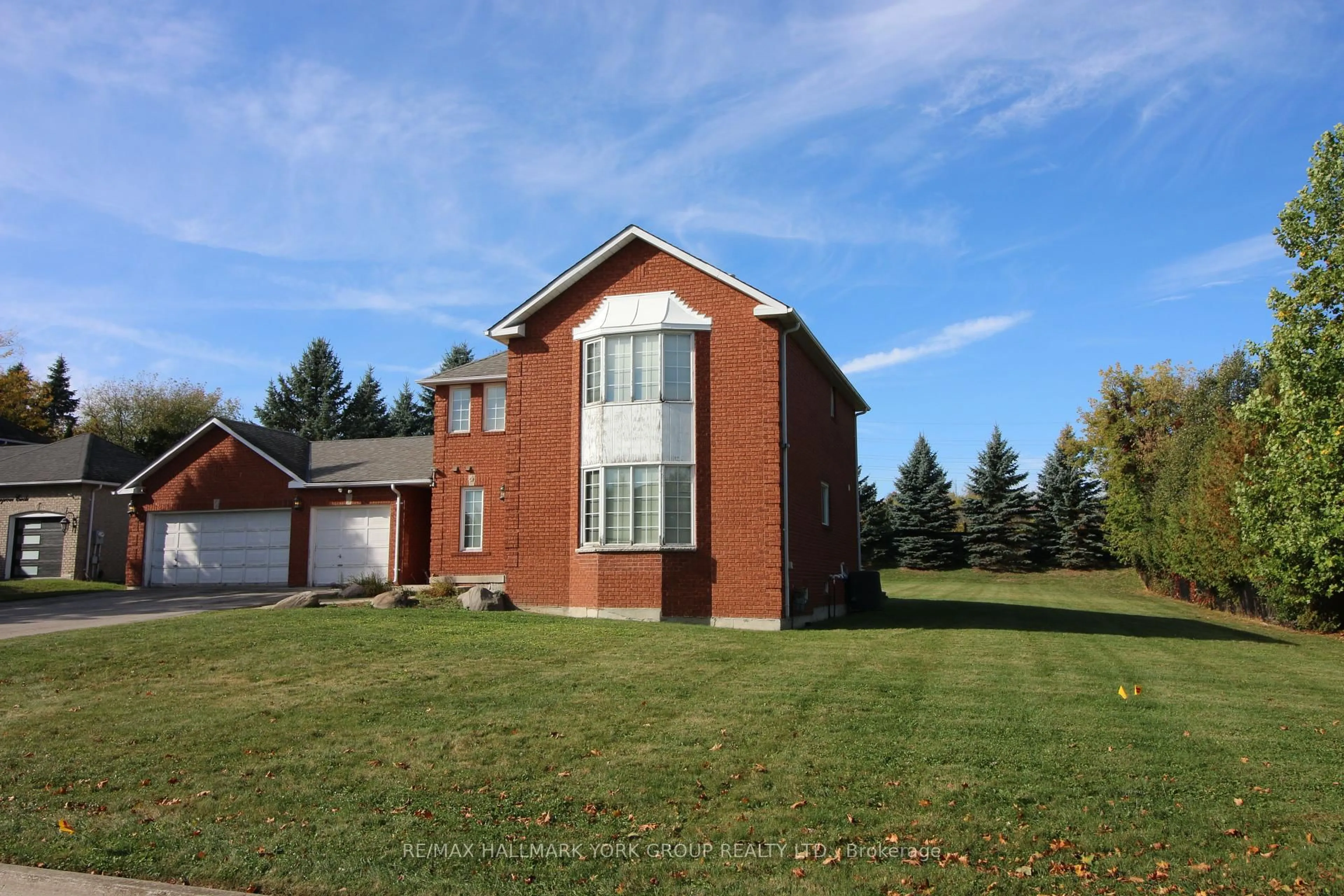 Home with brick exterior material, building for 175 Treegrove Circ, Aurora Ontario L4G 6M1