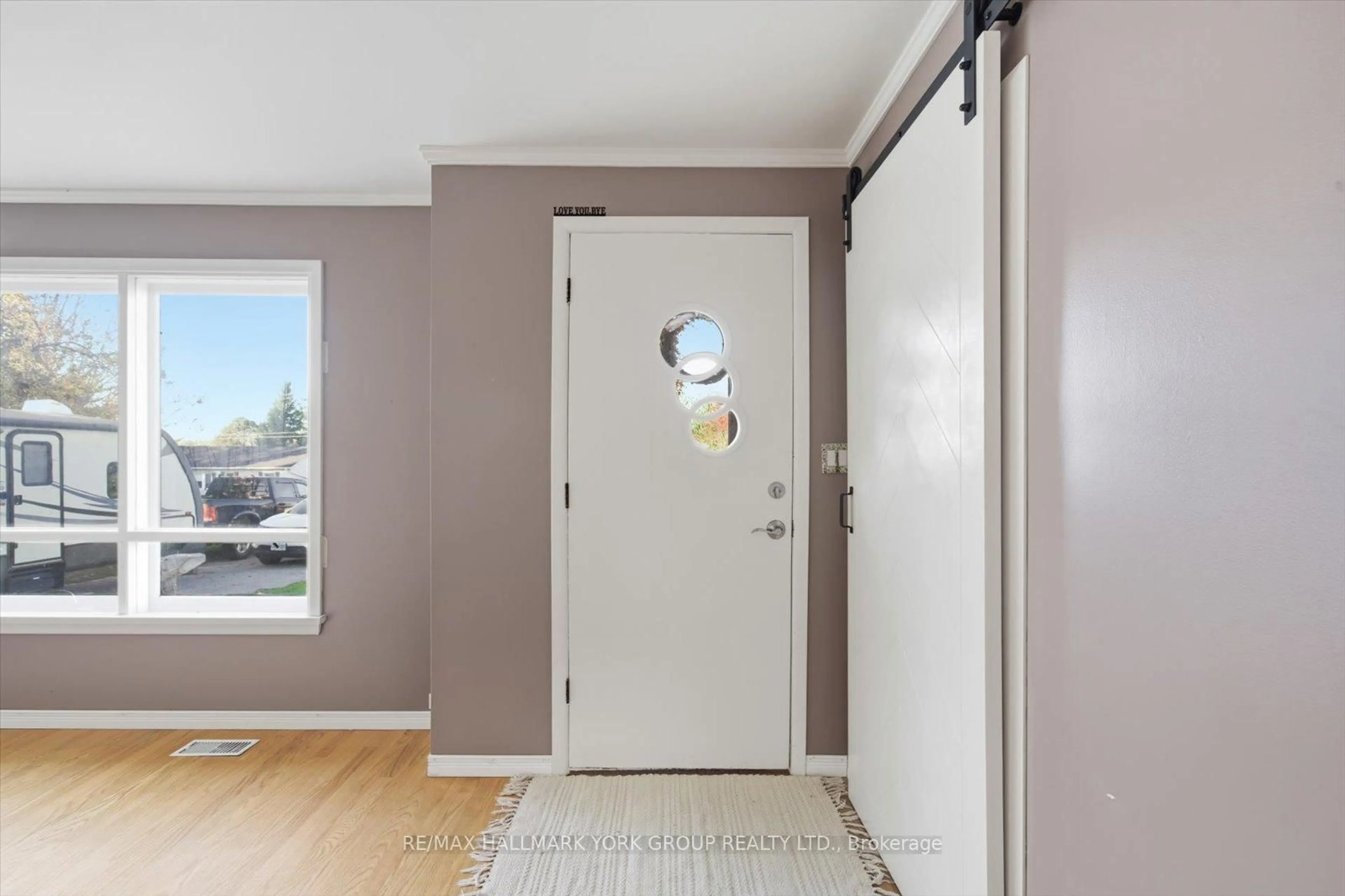 Indoor entryway for 535 North St, Brock Ontario L0K 1A0