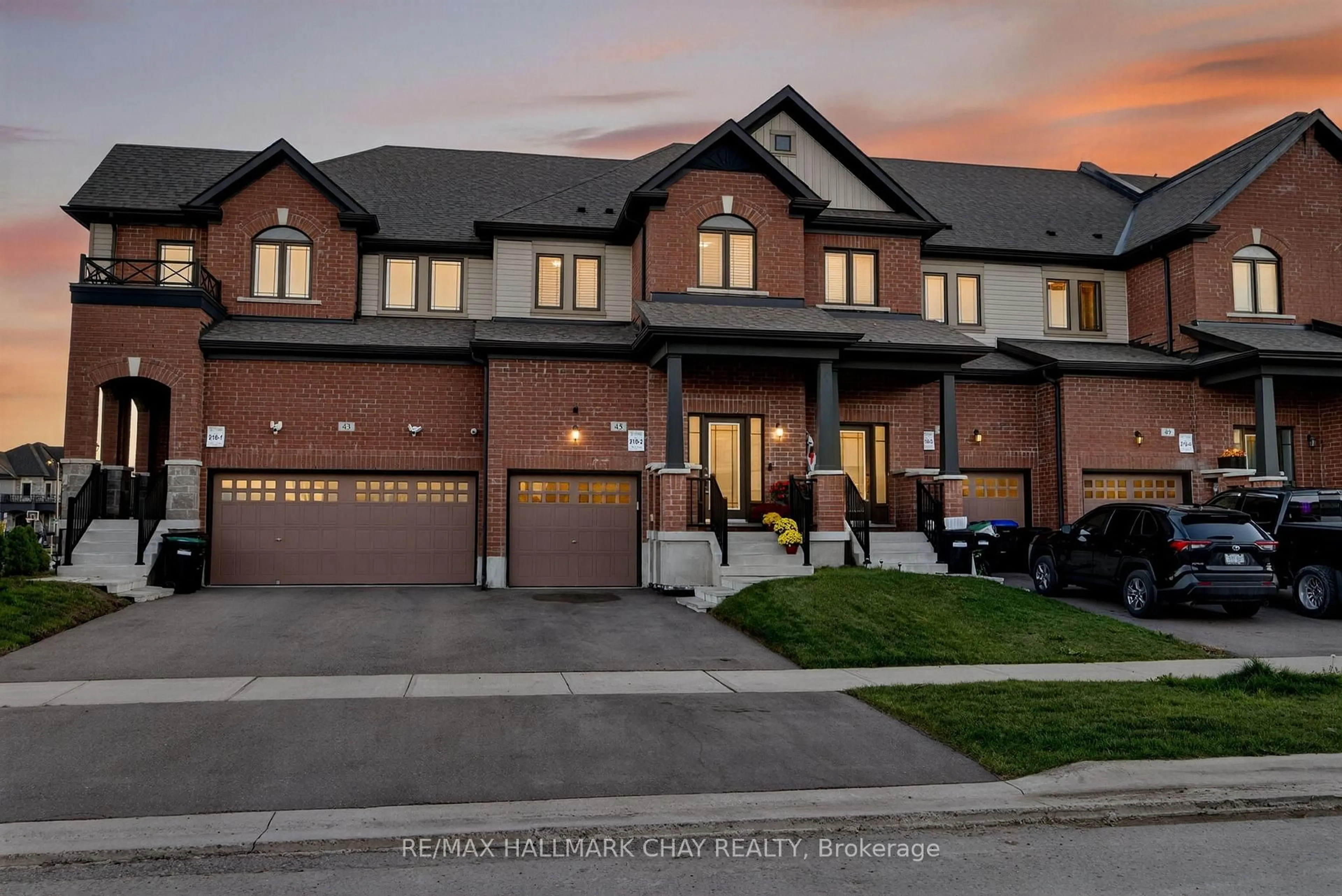 Home with brick exterior material, street for 45 Lorne Thomas Pl, New Tecumseth Ontario L9R 0T8