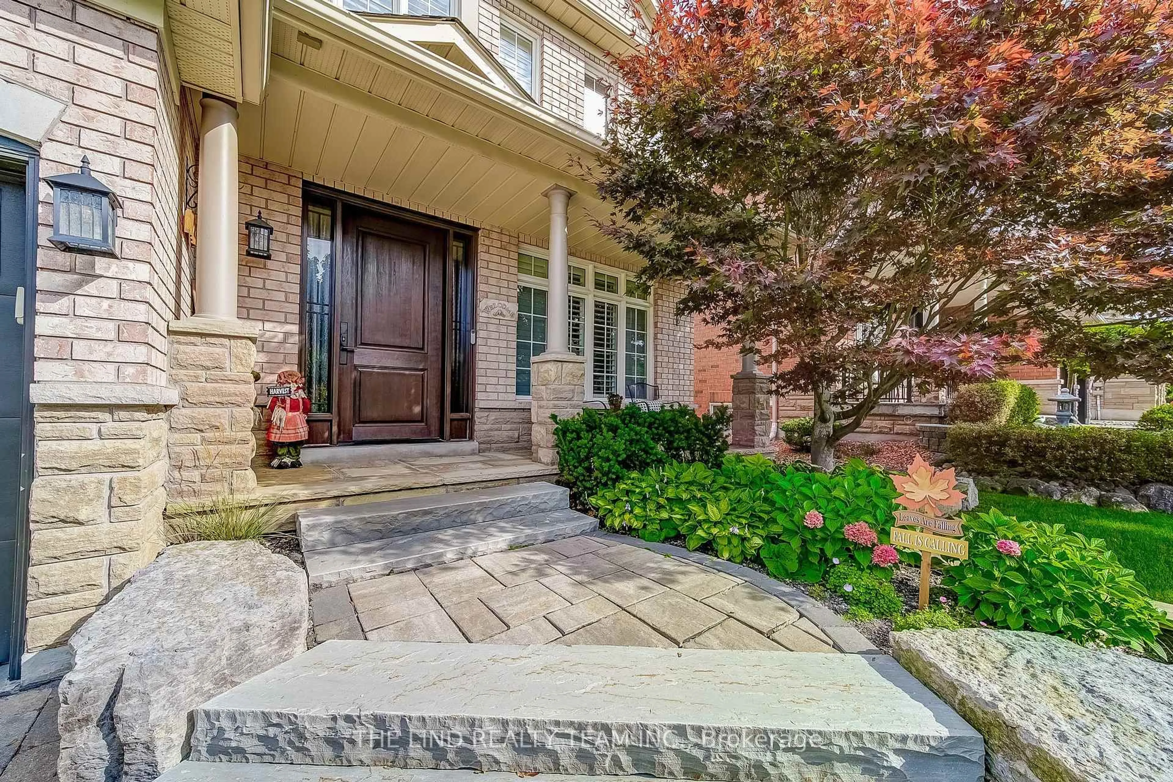 Home with brick exterior material, street for 276 Willis Dr, Aurora Ontario L4G 7M3