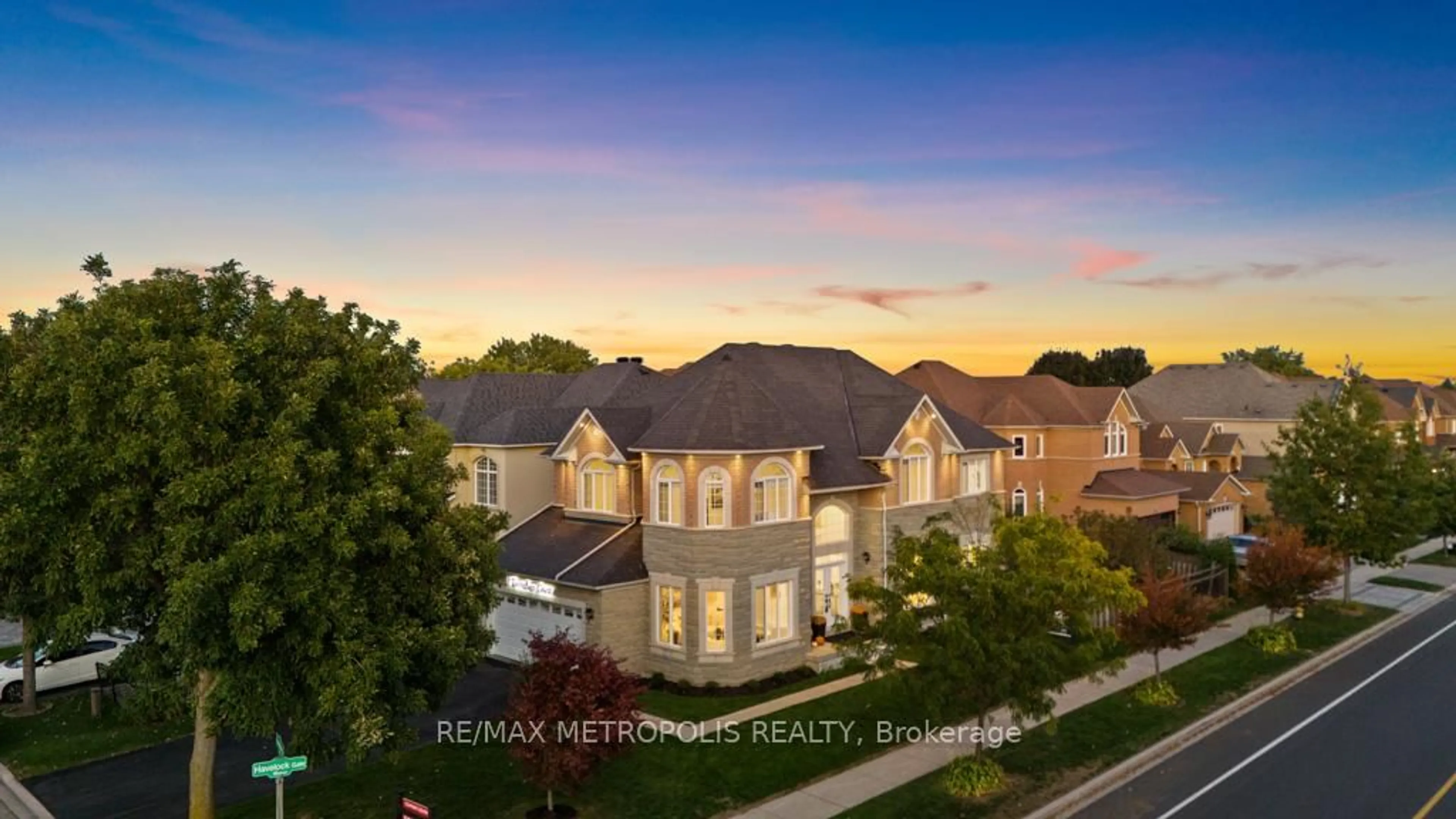 A pic from outside/outdoor area/front of a property/back of a property/a pic from drone, unknown for 1 Teversham Crt, Markham Ontario L3S 3X6