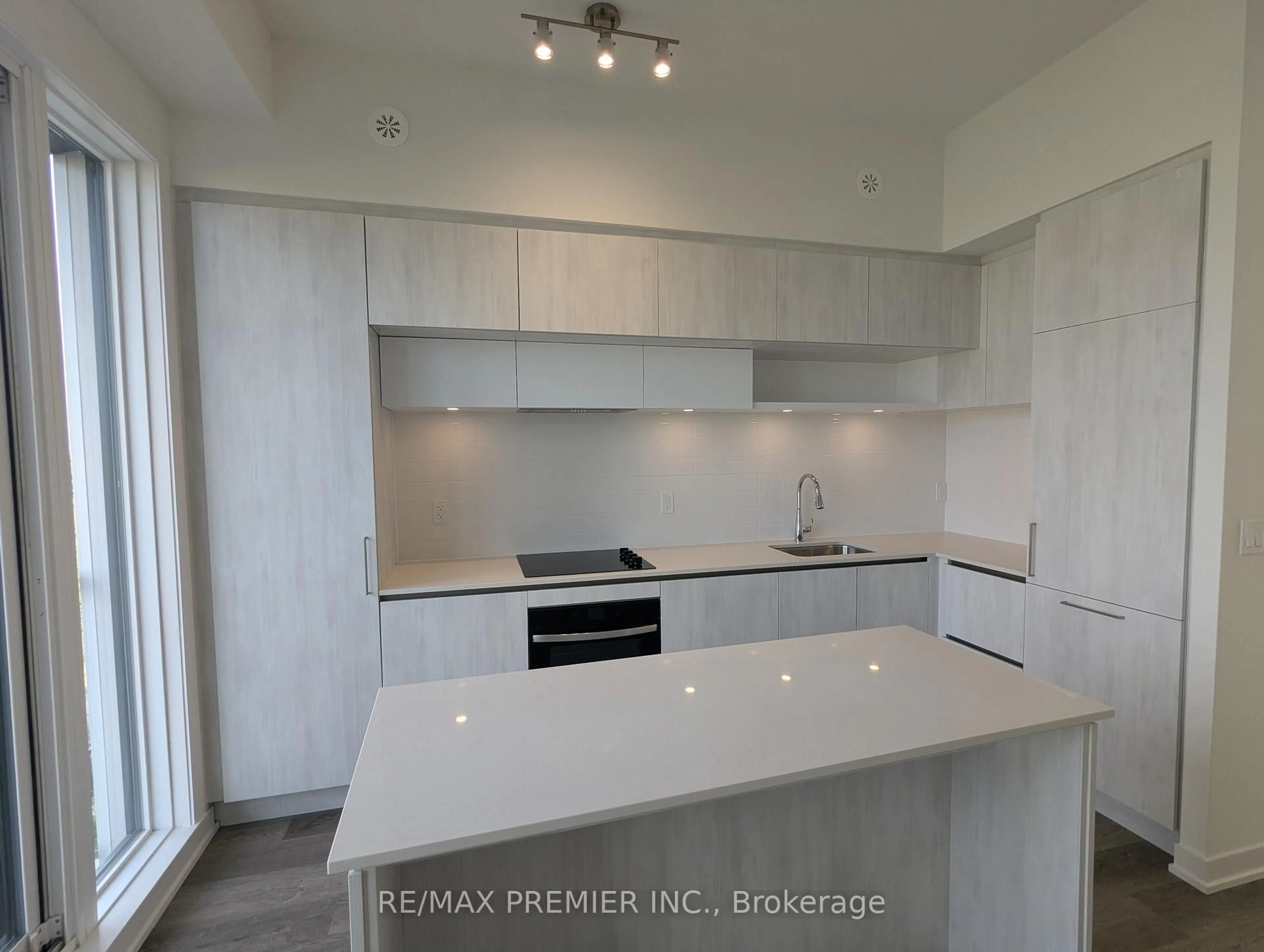 Unknown for 9 Steckley House Lane #502, Richmond Hill Ontario L4S 0N1