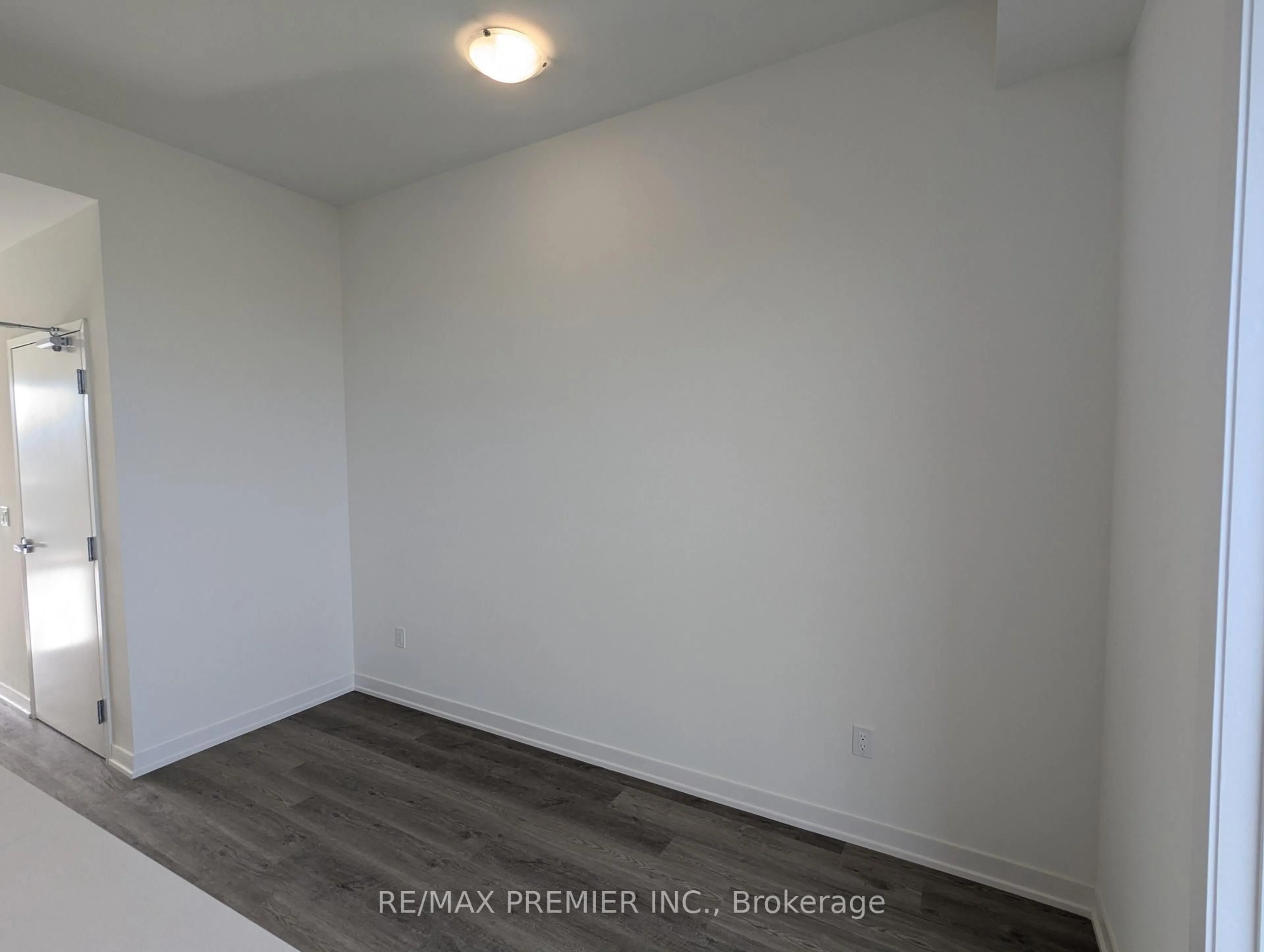 A pic of a room for 9 Steckley House Lane #502, Richmond Hill Ontario L4S 0N1