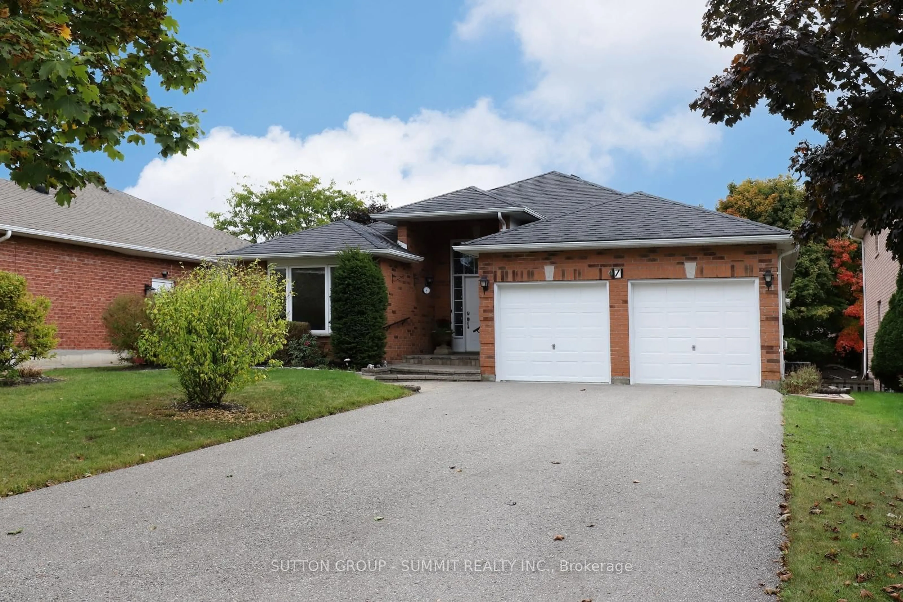 Home with brick exterior material, street for 7 BRENT Rd, East Gwillimbury Ontario L9N 1R9