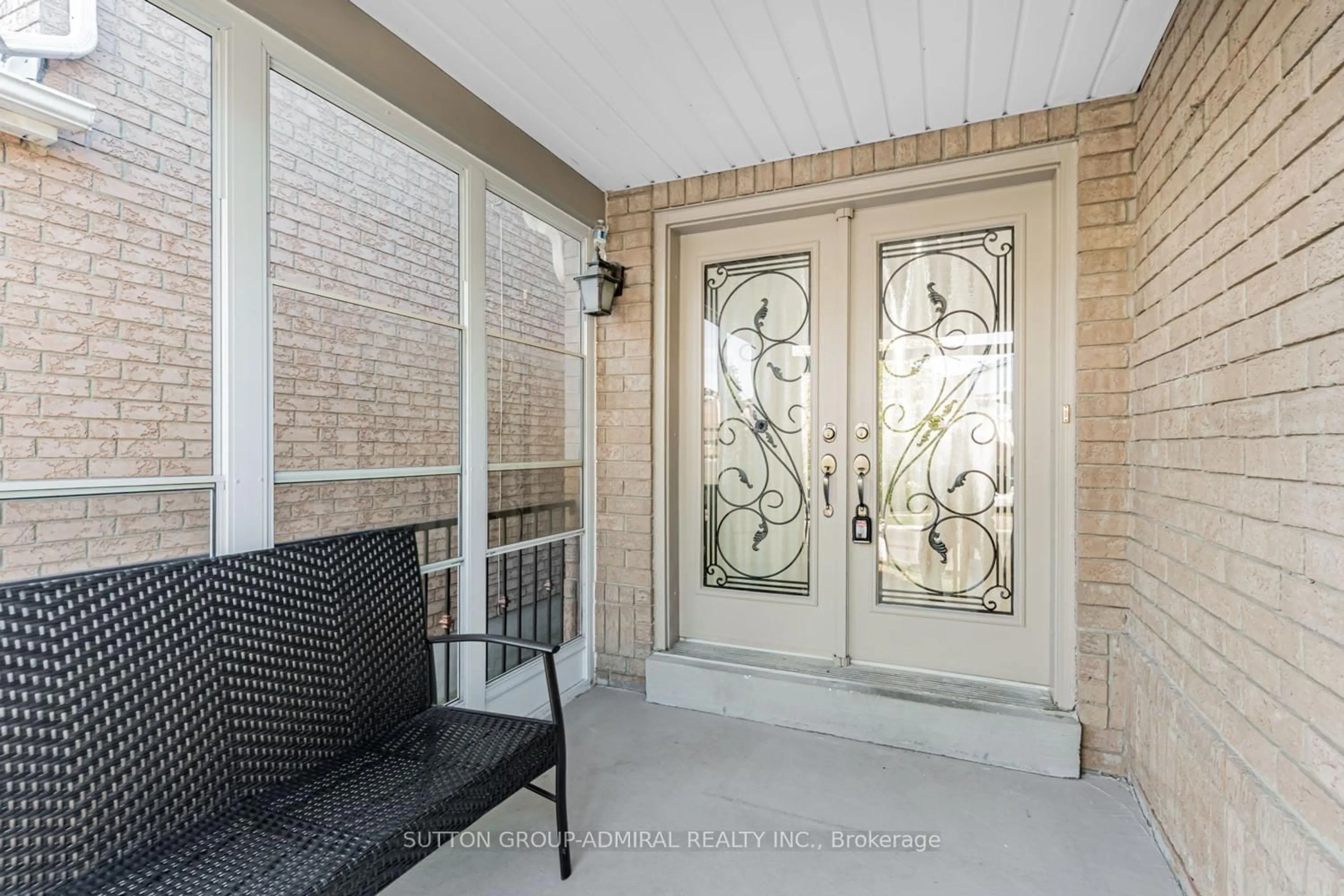 Indoor entryway for 105 Prairie Dunes Pl, Vaughan Ontario L4K 2E4