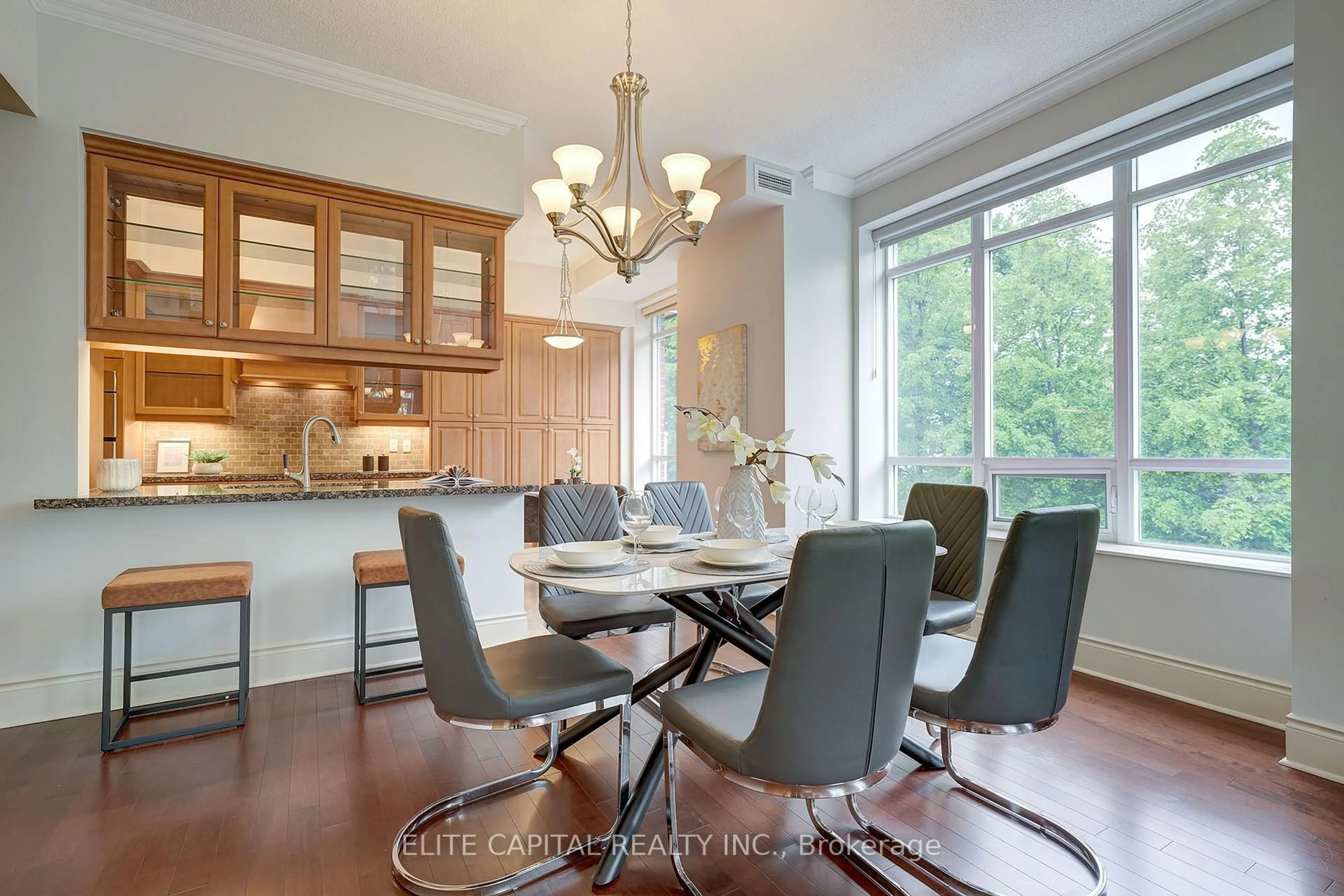 Contemporary kitchen, wood/laminate floor for 10101 Yonge St #115, Richmond Hill Ontario L4C 0V6