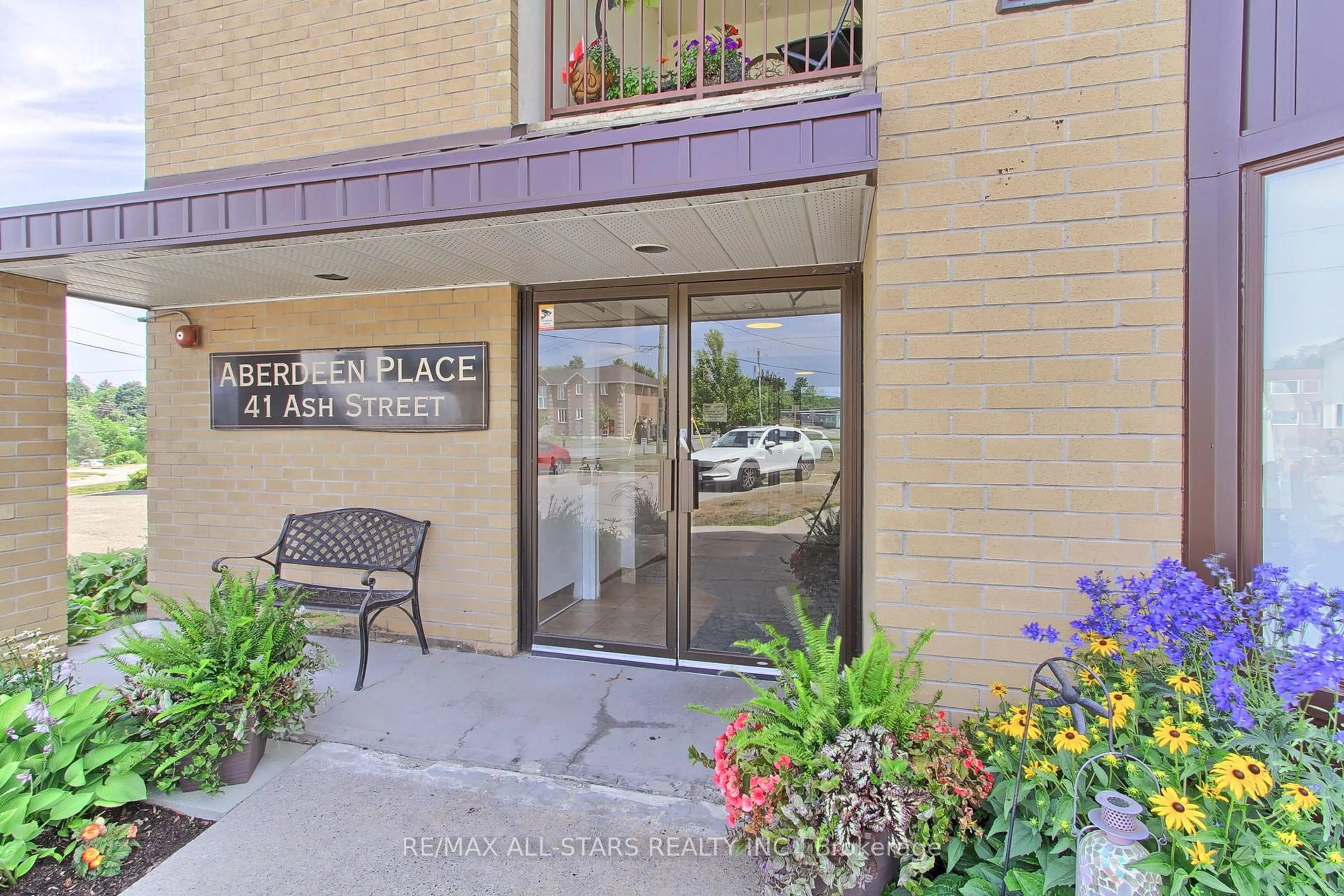 Unknown for 41 Ash St #103, Uxbridge Ontario L9P 1E2