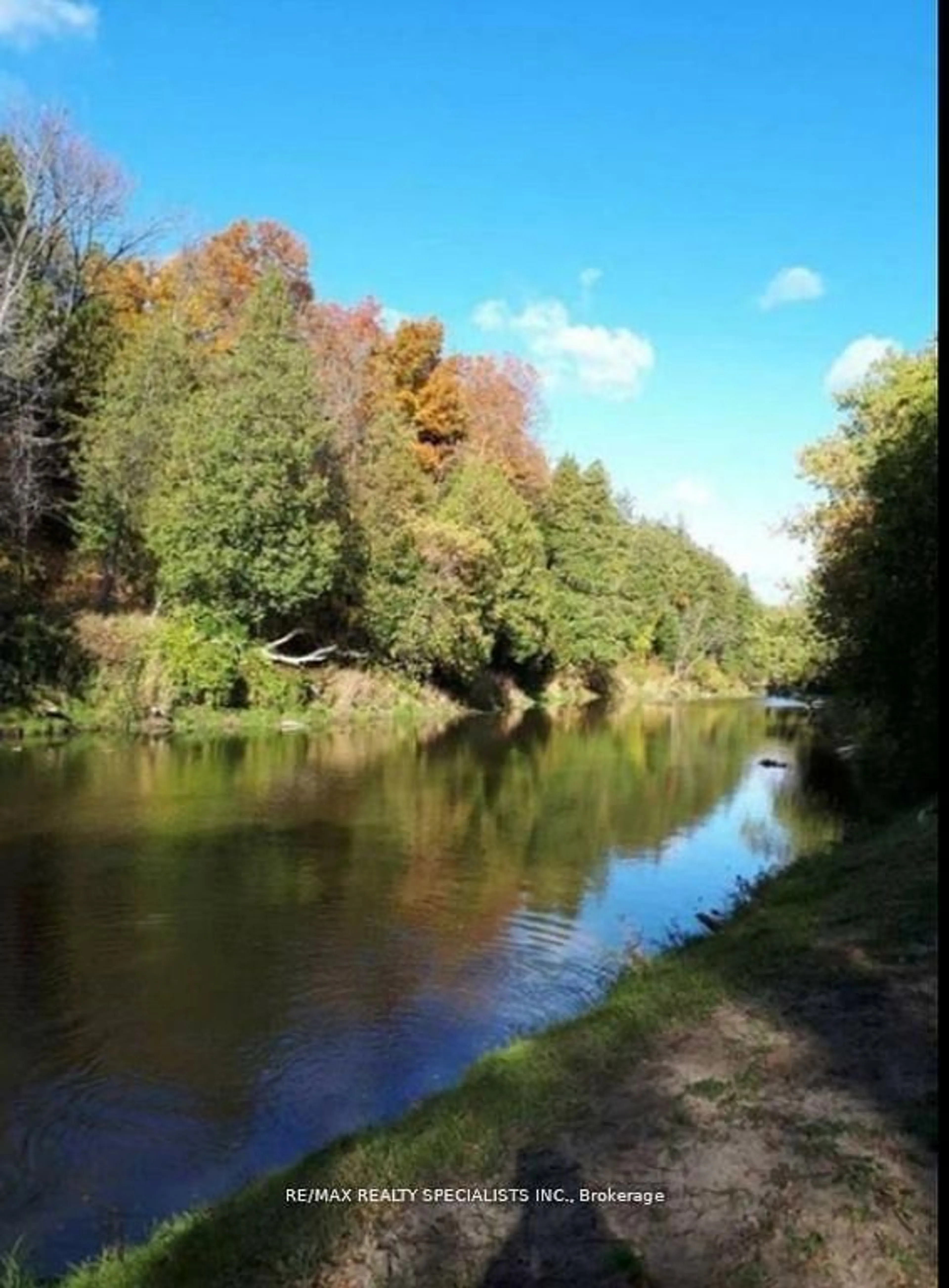 Blurry image for 11 Talsi Rd, Essa Ontario L0L 1N0