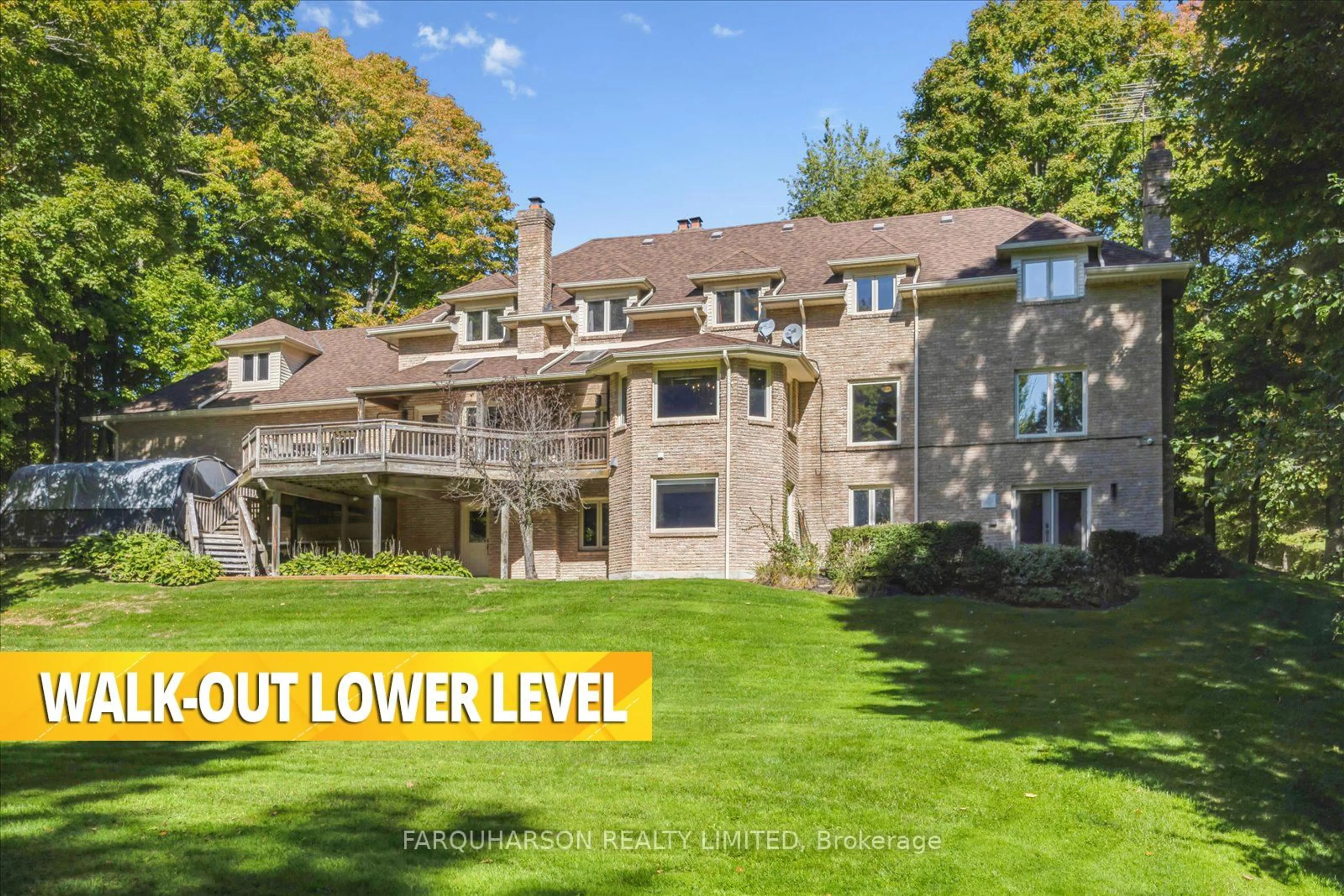A pic from outside/outdoor area/front of a property/back of a property/a pic from drone, water/lake/river/ocean view for 15 Skyridge Crt, Whitchurch-Stouffville Ontario L4A 2C4