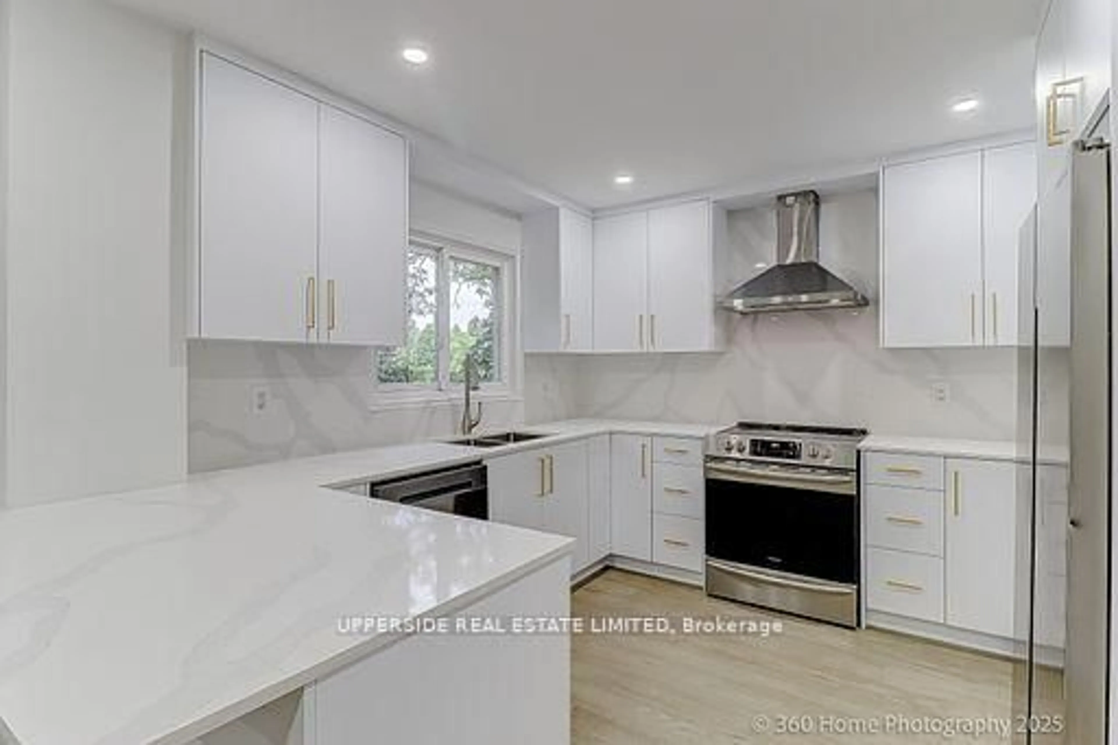 Open concept kitchen, ceramic/tile floor for 646 York Hill Blvd, Vaughan Ontario L4J 5L8
