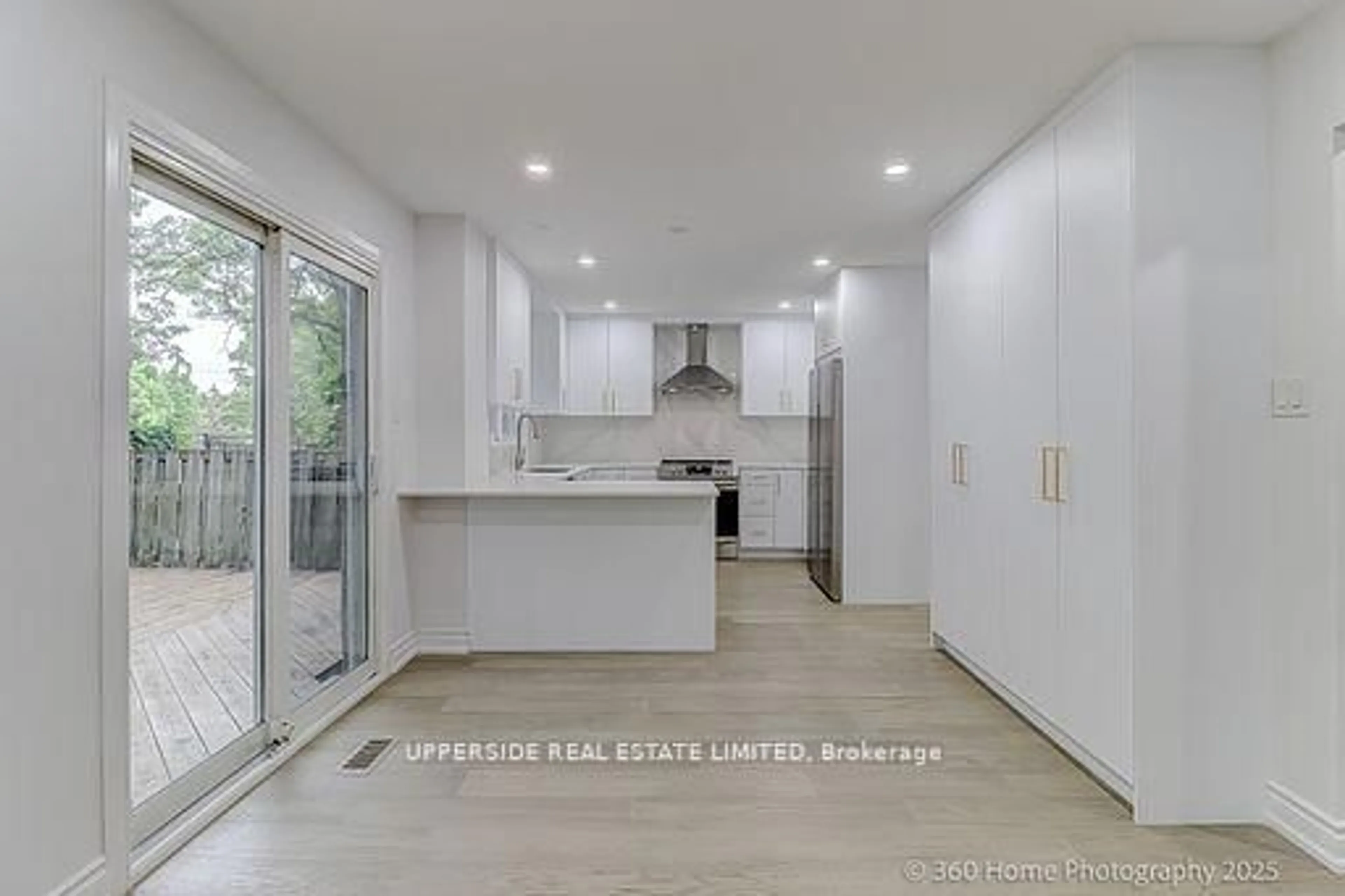 Open concept kitchen, ceramic/tile floor for 646 York Hill Blvd, Vaughan Ontario L4J 5L8