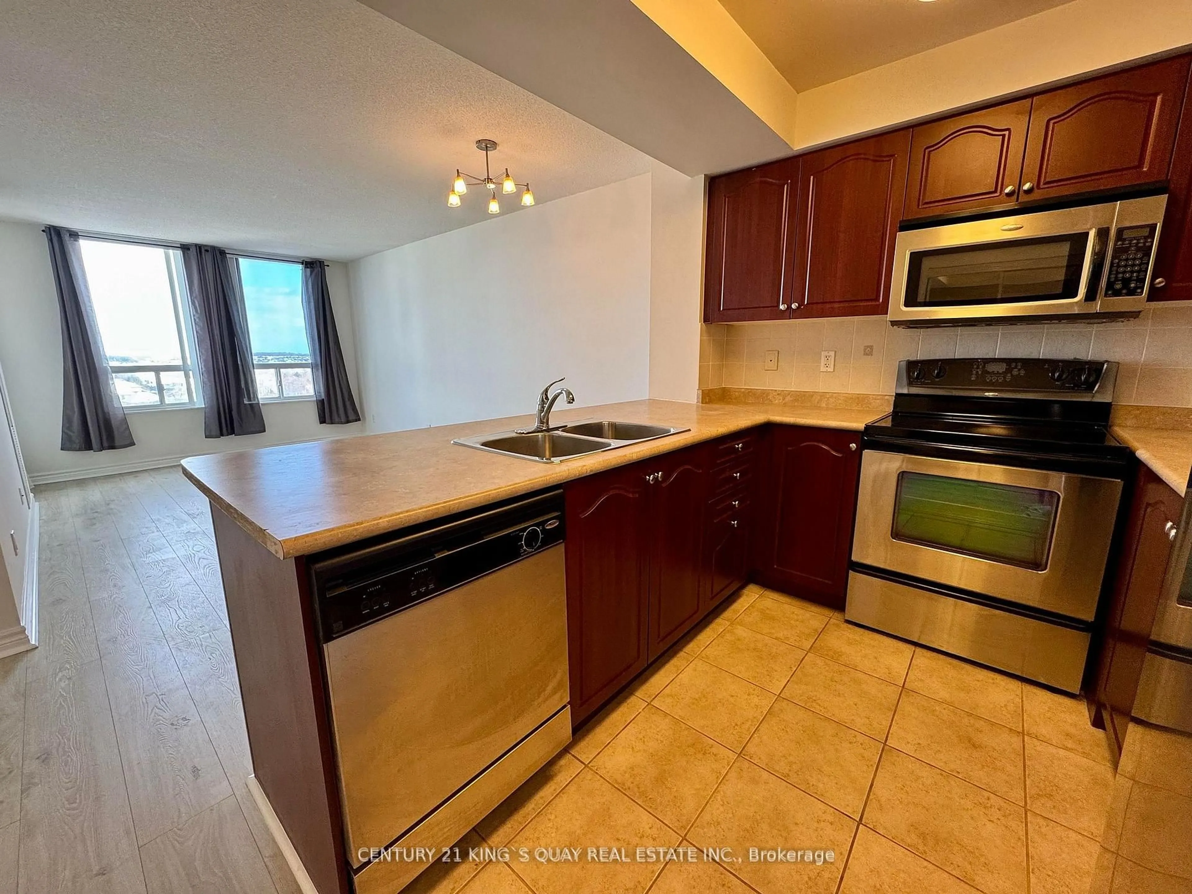 Standard kitchen, unknown for 330 Red Maple Rd #1008, Richmond Hill Ontario L4C 0T6